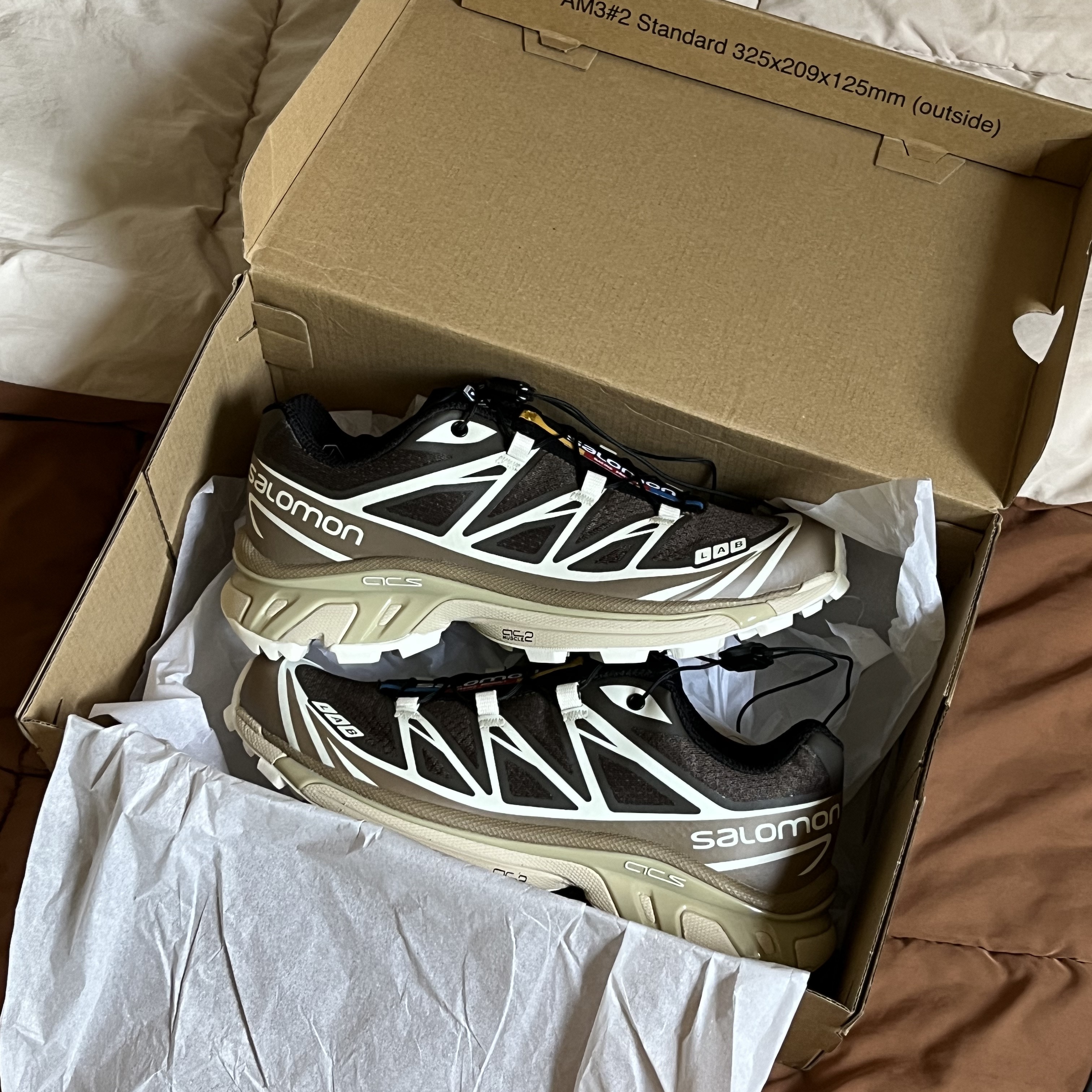 Salomon XT-6 Kangaroo Vanilla Ice 착용 스타일