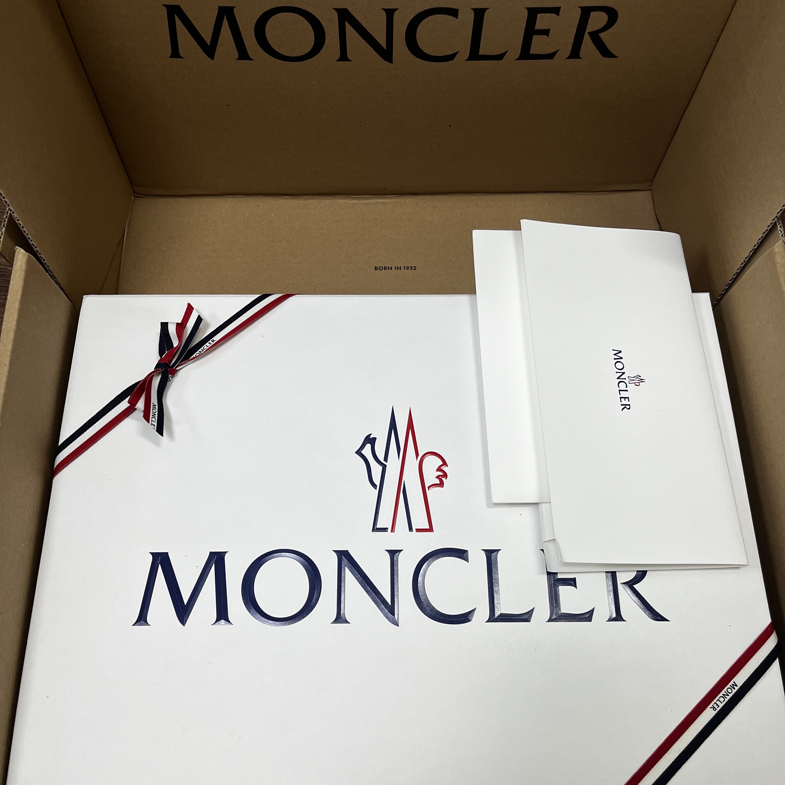 Moncler Logo Polo Shirt Black - 23SS 착용 스타일 - 3