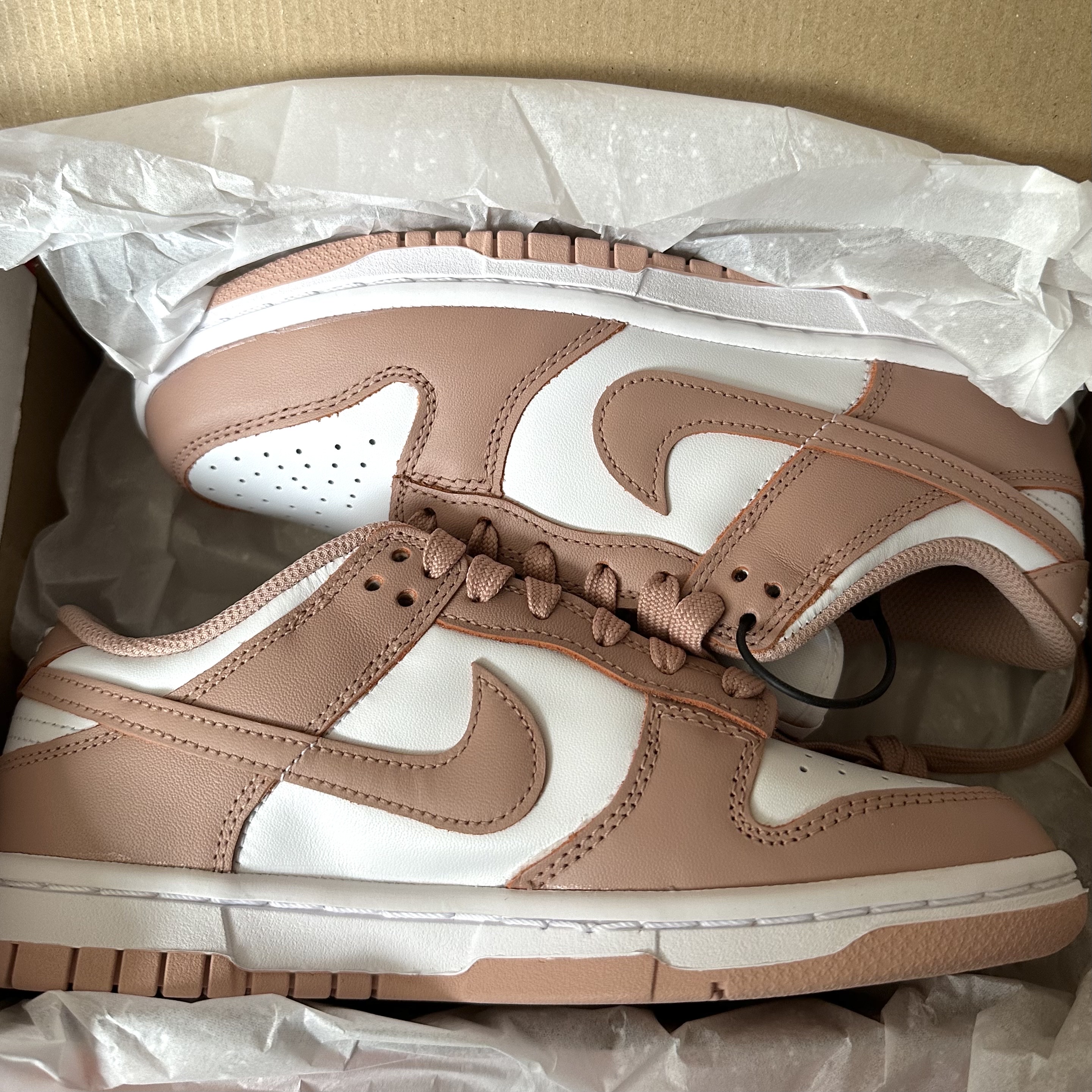 (W) Nike Dunk Low Rose Whisper 착용 스타일