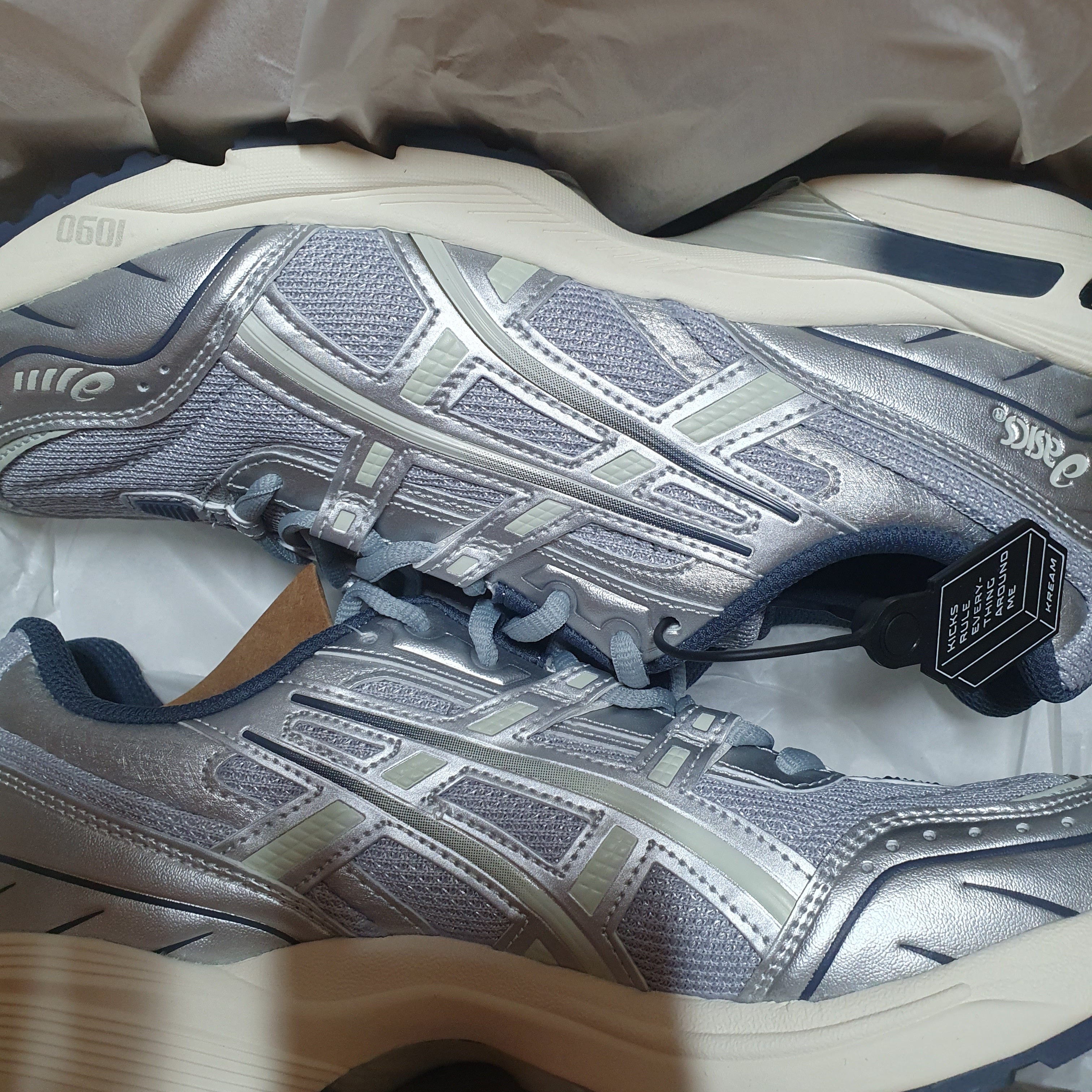 Asics Gel-1090 Piedmont Grey 착용 스타일