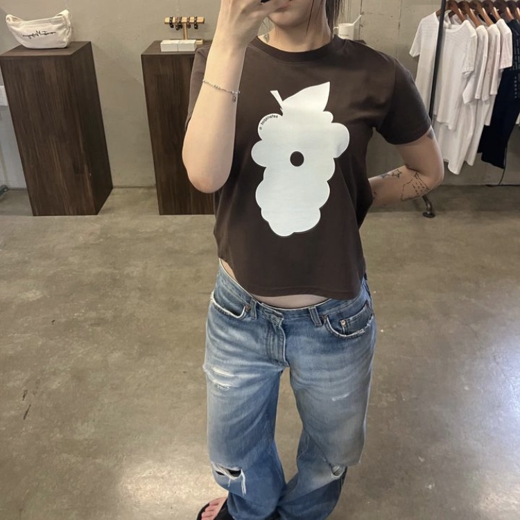 Safarispot Women 1/2 Grape Round Tee Brown 착용 스타일 - 1