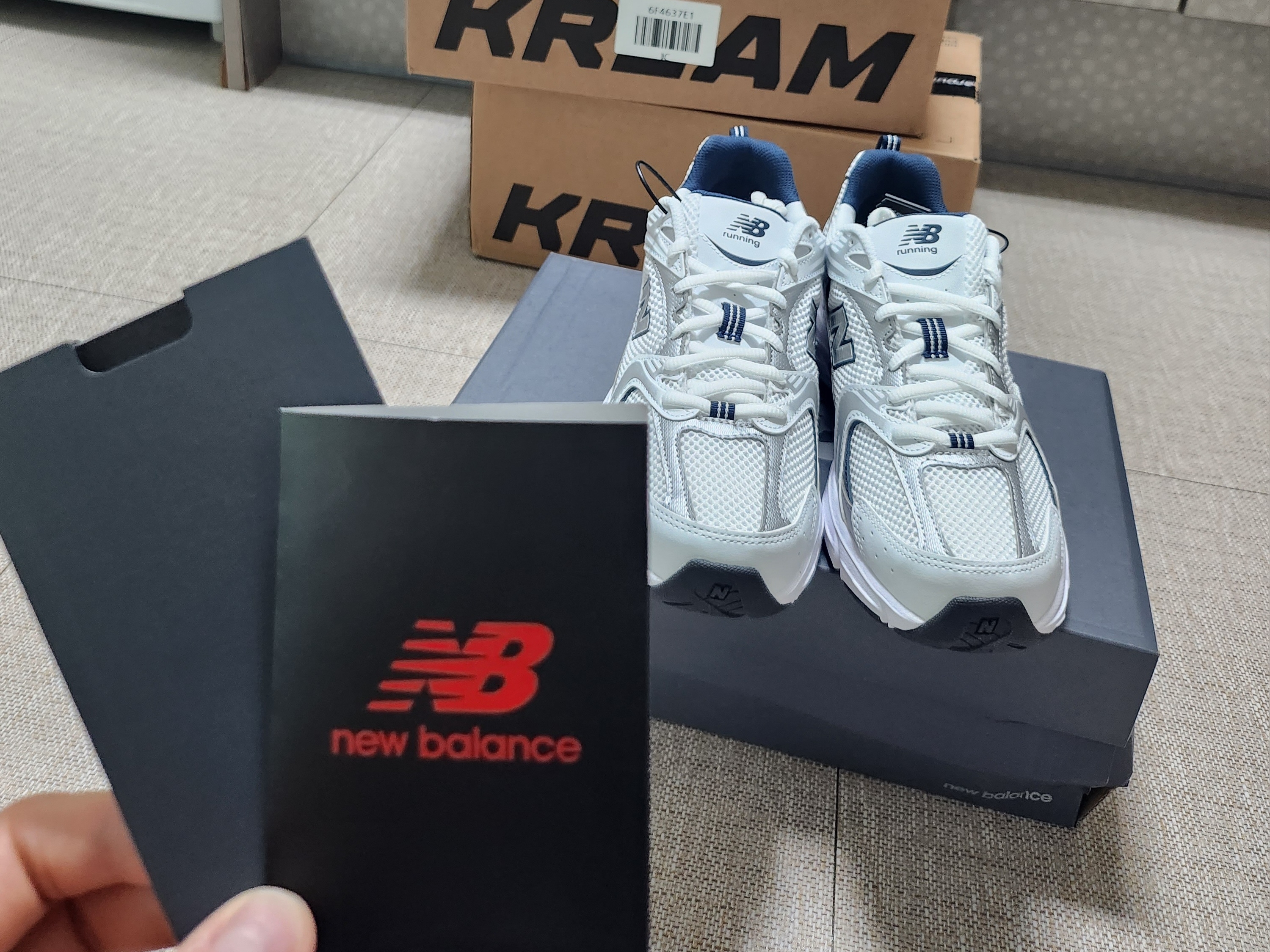New Balance 530 White 착용 스타일 - 2