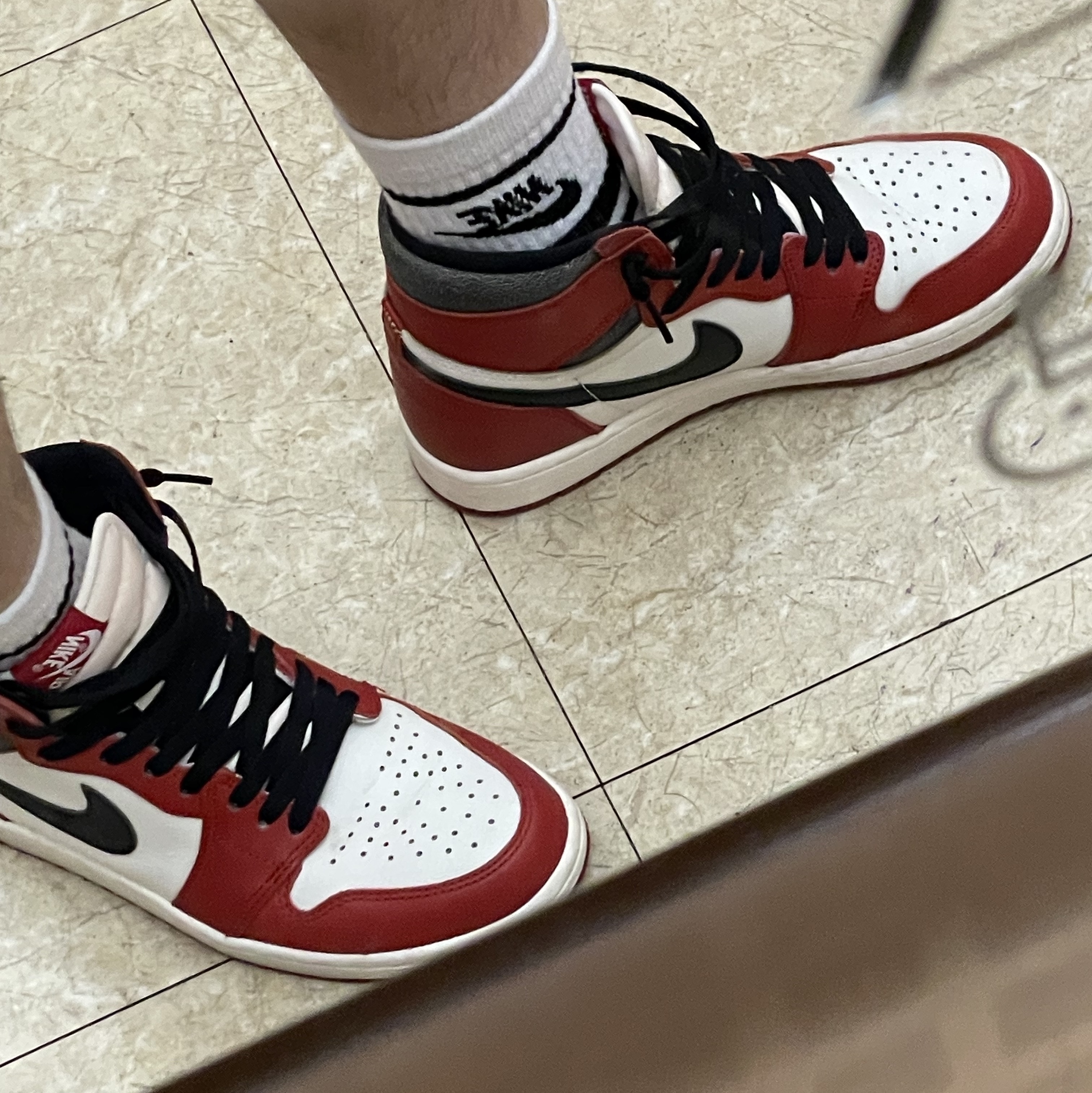 Jordan 1 Retro High OG Chicago 2022 착용 스타일 - 1