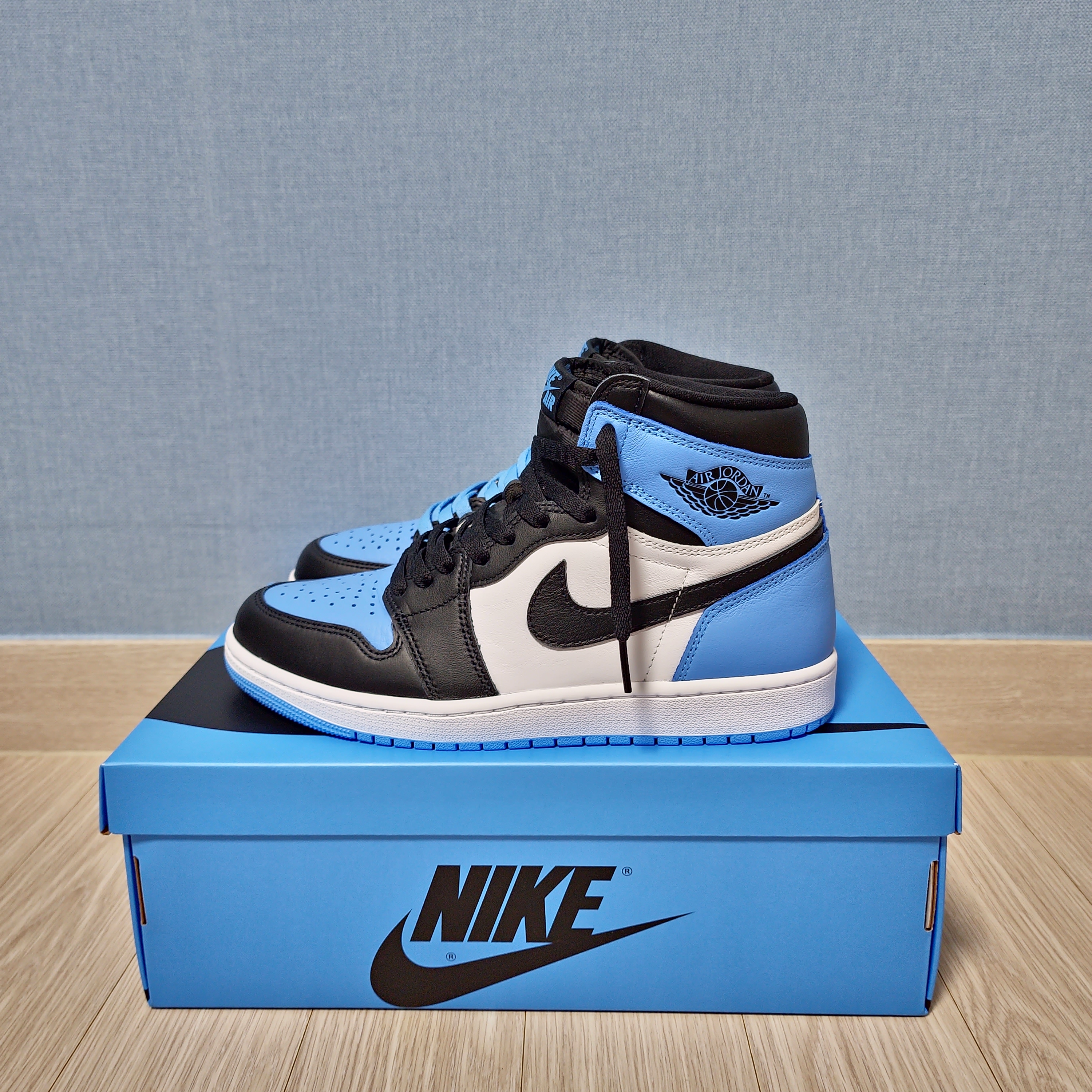 Jordan 1 Retro High OG University Blue 착용 스타일 - 2