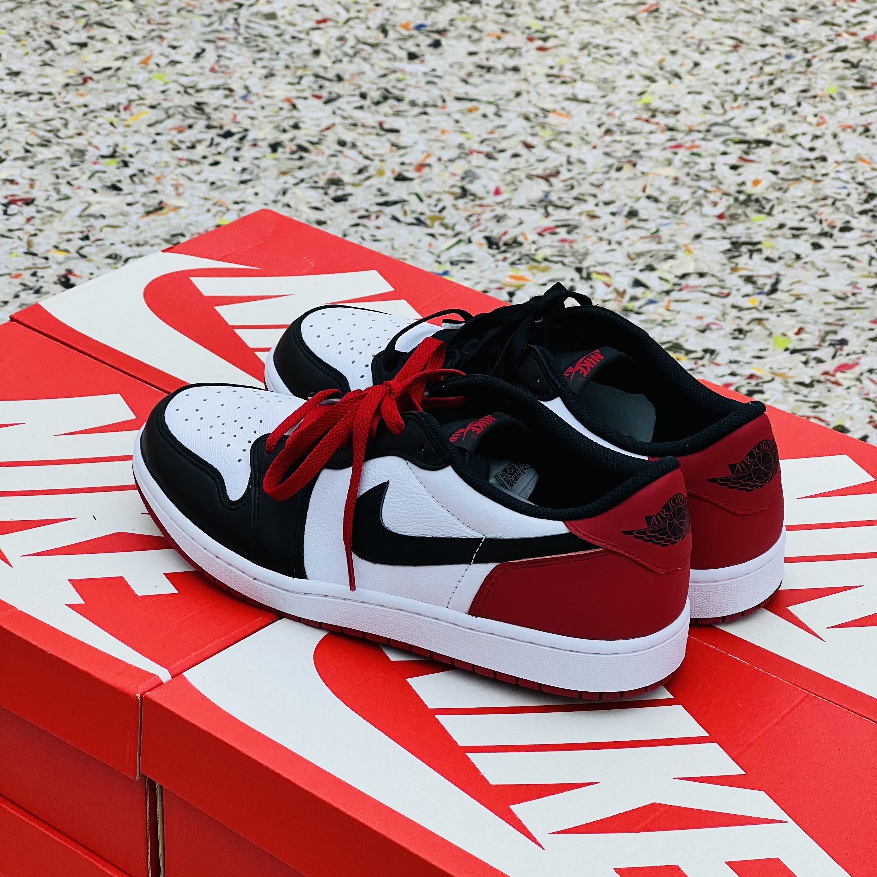 Jordan 1 Retro Low OG Black Toe 착용 스타일 - 2