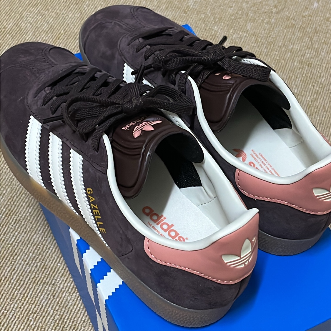 (W) Adidas Gazelle Shadow Brown 착용 스타일