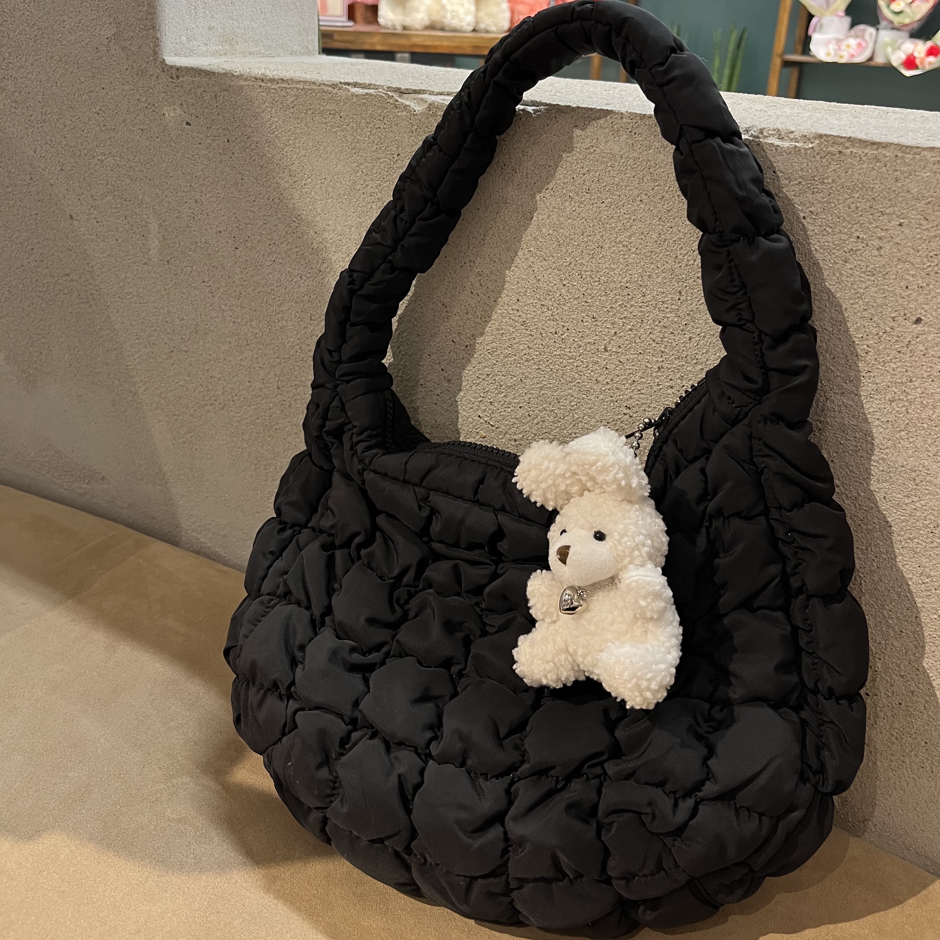 COS Quilted Mini Bag Black 착용 스타일