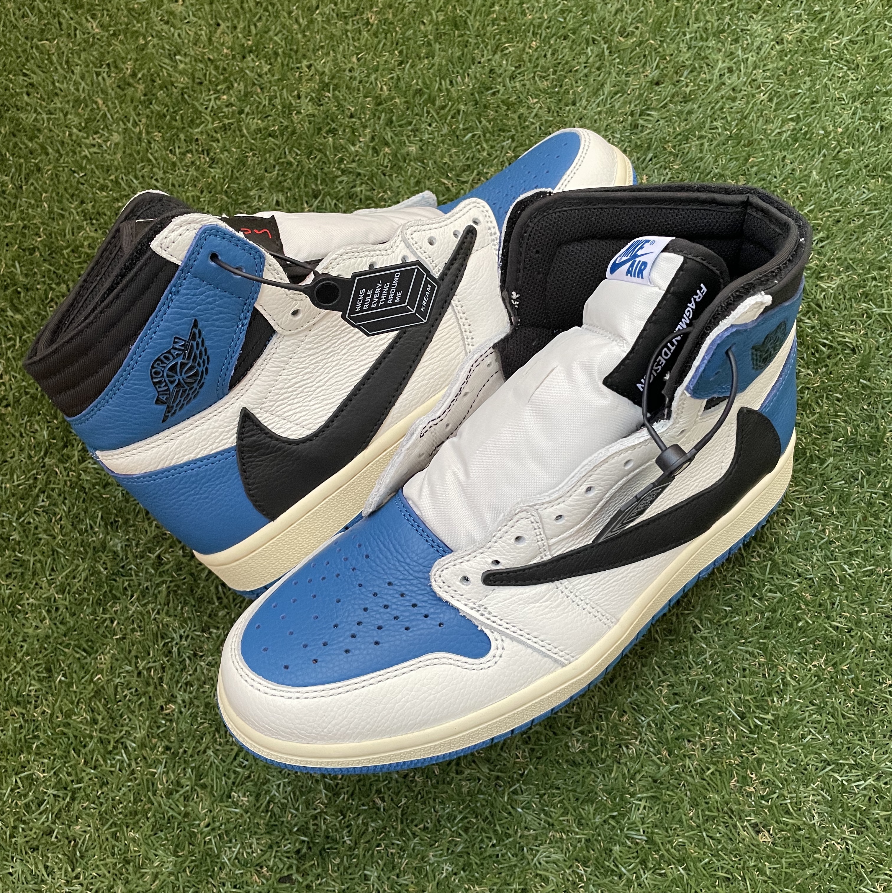 Jordan 1 x Travis Scott x Fragment Retro High OG SP Military Blue 착용 스타일 - 2