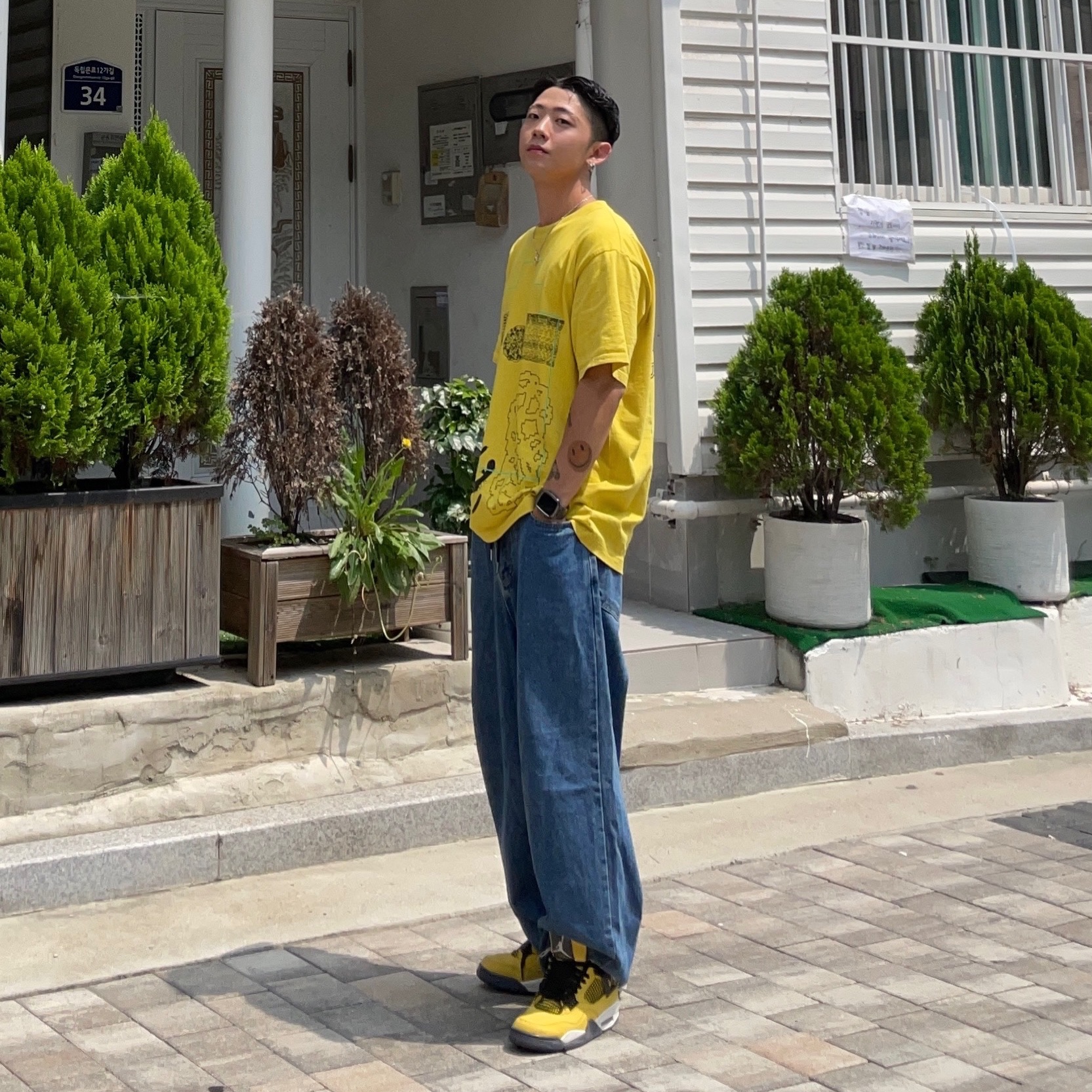 Jordan 4 Retro Tour Yellow, Cav Empt Overdye FK Sheet9 T-Shirt Yellow - 23SS 착용 스타일