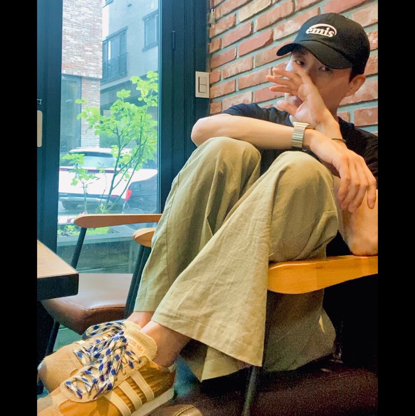 Adidas x Wales Bonner Country Mesa, Emis New Logo Emis Cap Black 착용 스타일