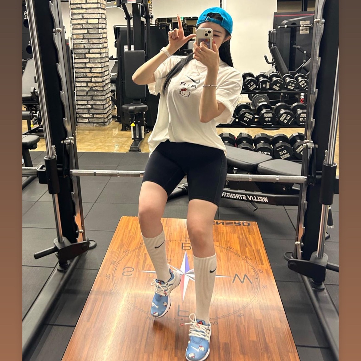 Nike x Hello Kitty Air Presto University Blue, Nike x Hello Kitty NRG Air T-Shirt White - Asia 착용 스타일 - 1
