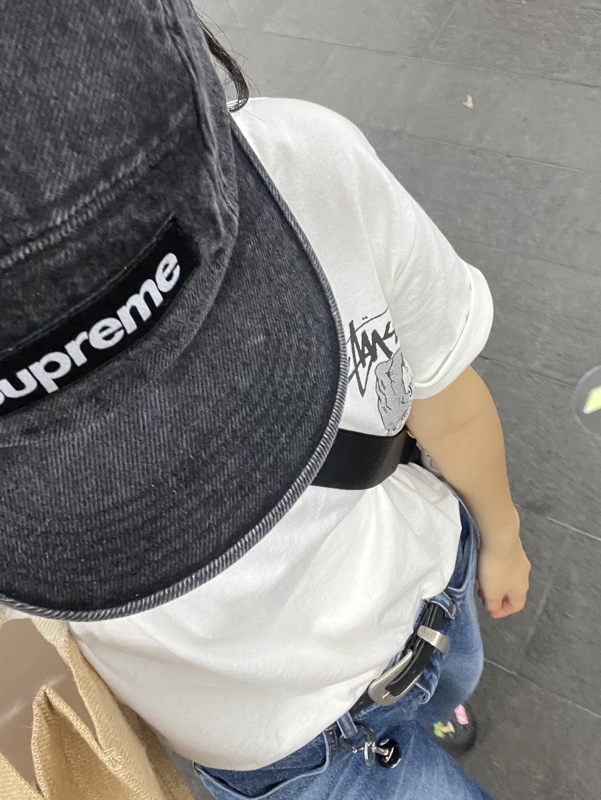 Supreme Denim Camp Cap Black - 24SS, Stussy 8 Ball Keychain Black 착용 스타일