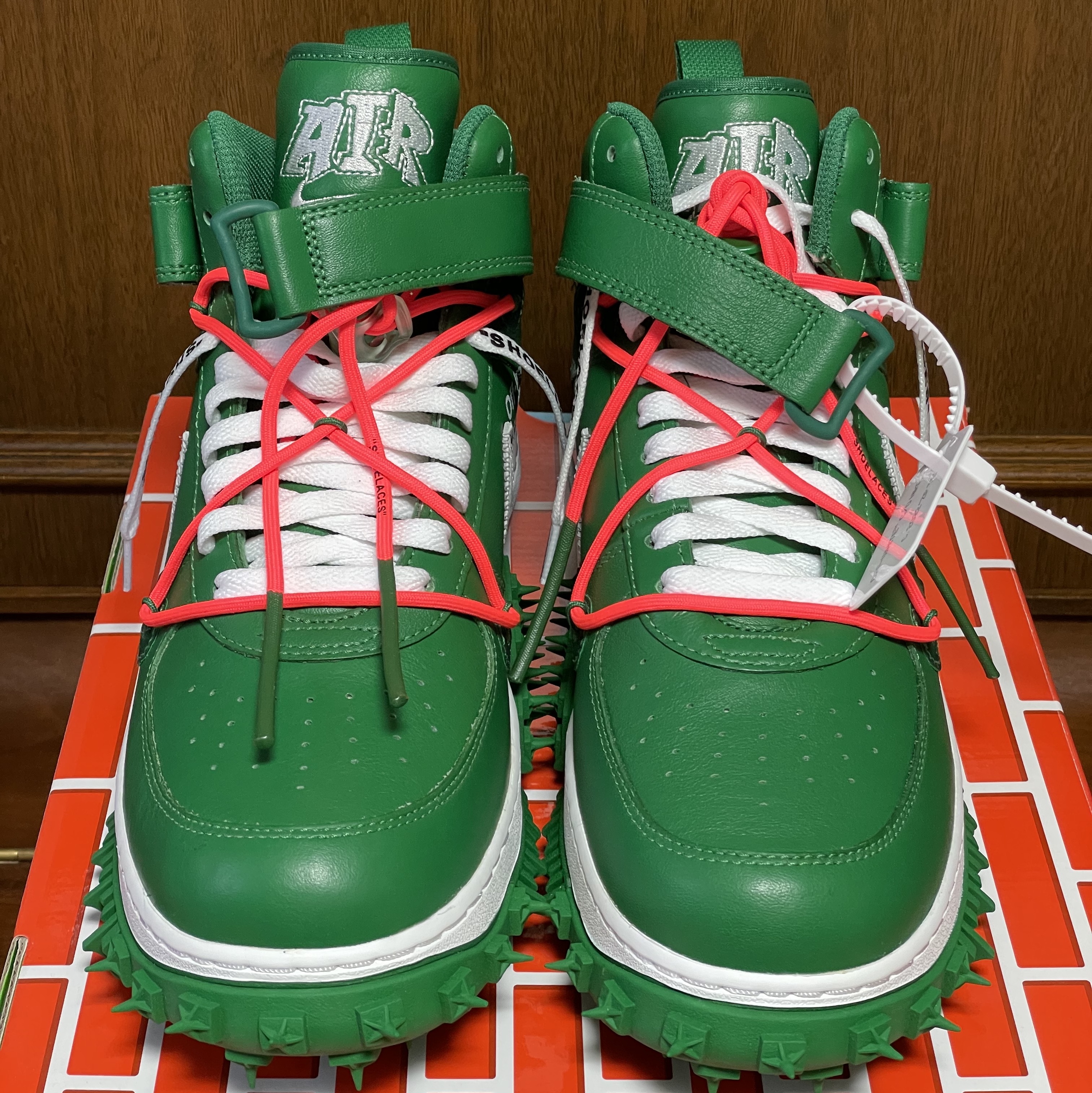 Nike x Off-White Air Force 1 Mid SP Leather Pine Green 착용 스타일 - 3