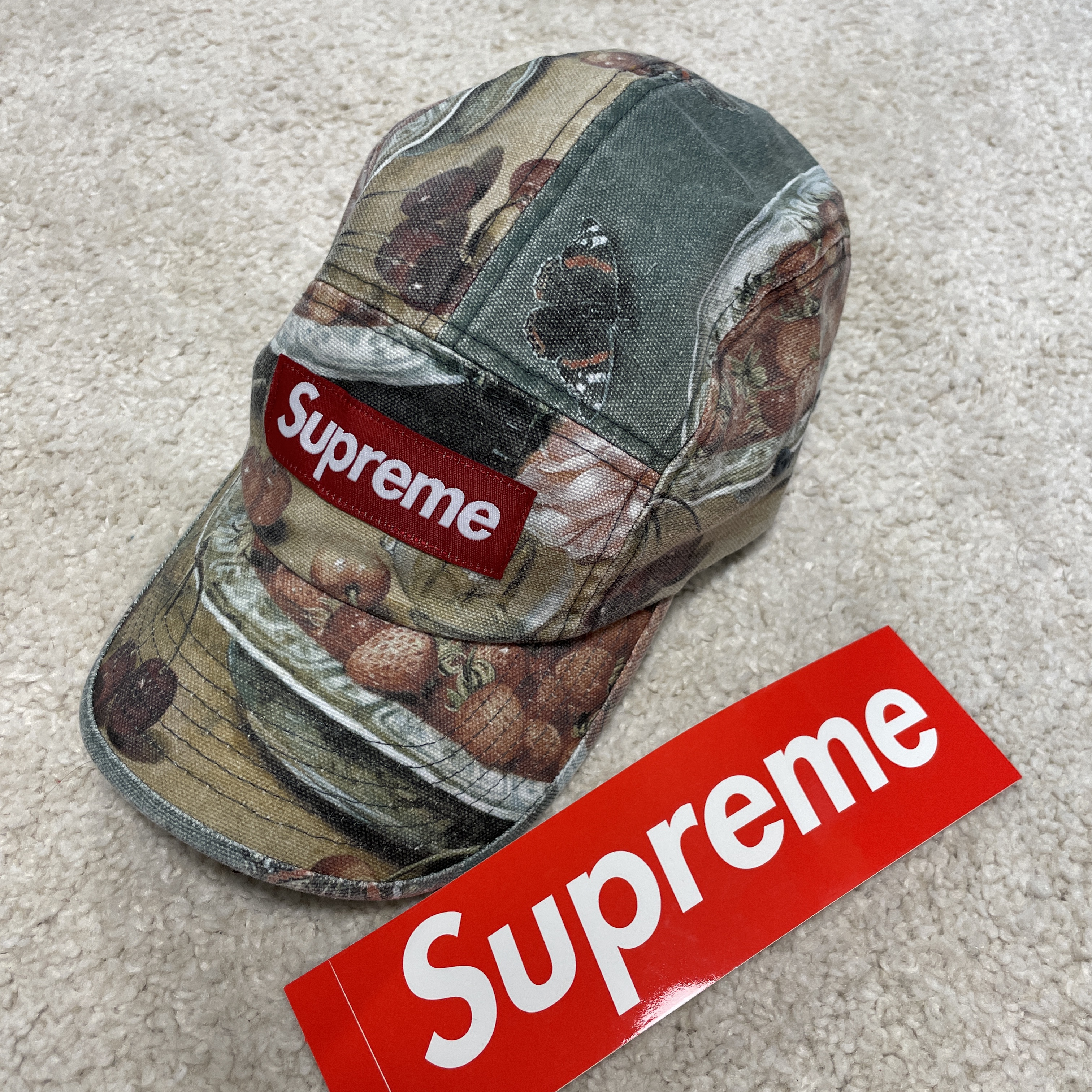 Supreme Strawberries Camp Cap Multicolor - 23SS 착용 스타일 - 1
