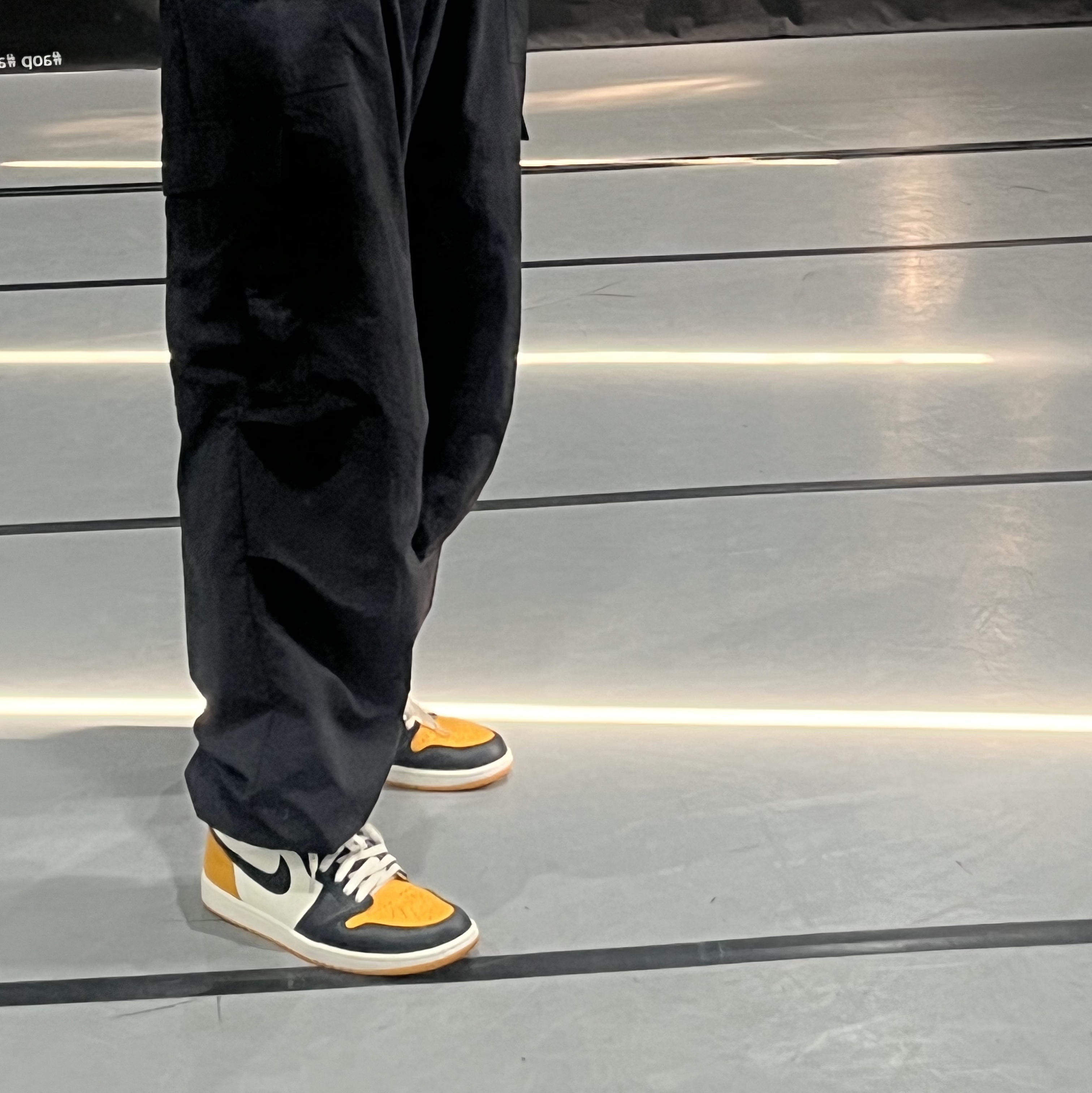 Jordan 1 Retro High OG Taxi 착용 스타일 - 1