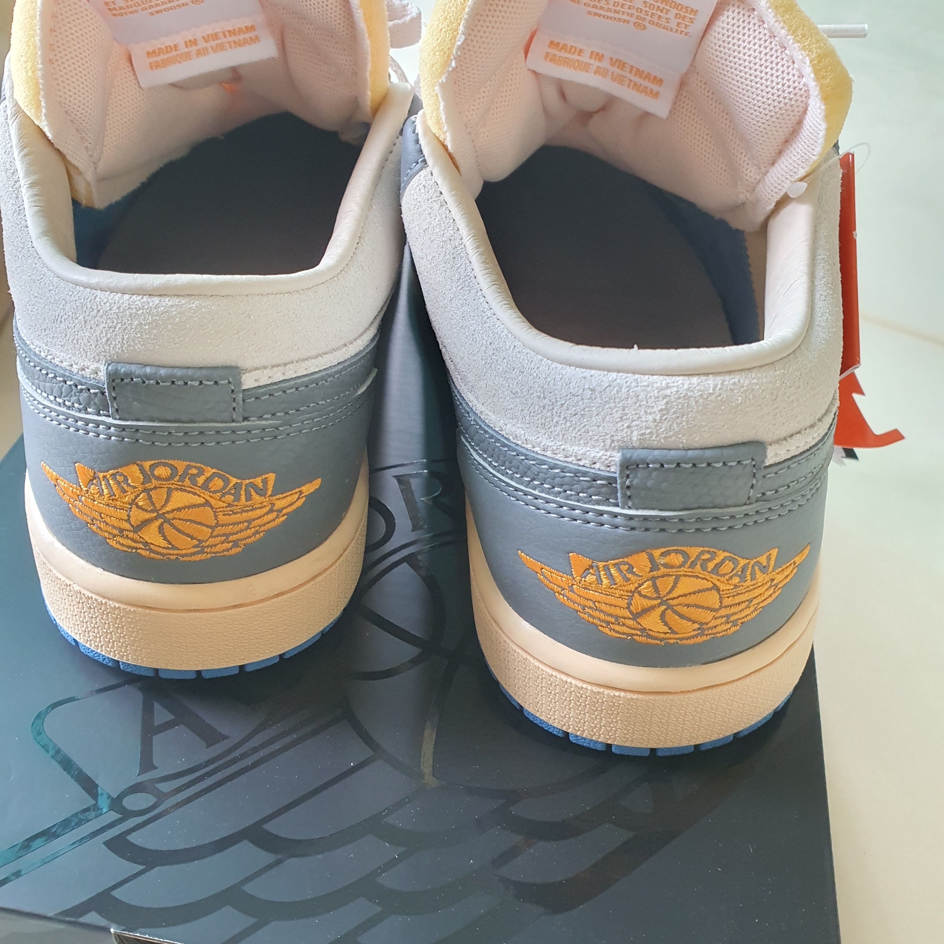 Jordan 1 Low SE Tokyo 96 착용 스타일 - 3