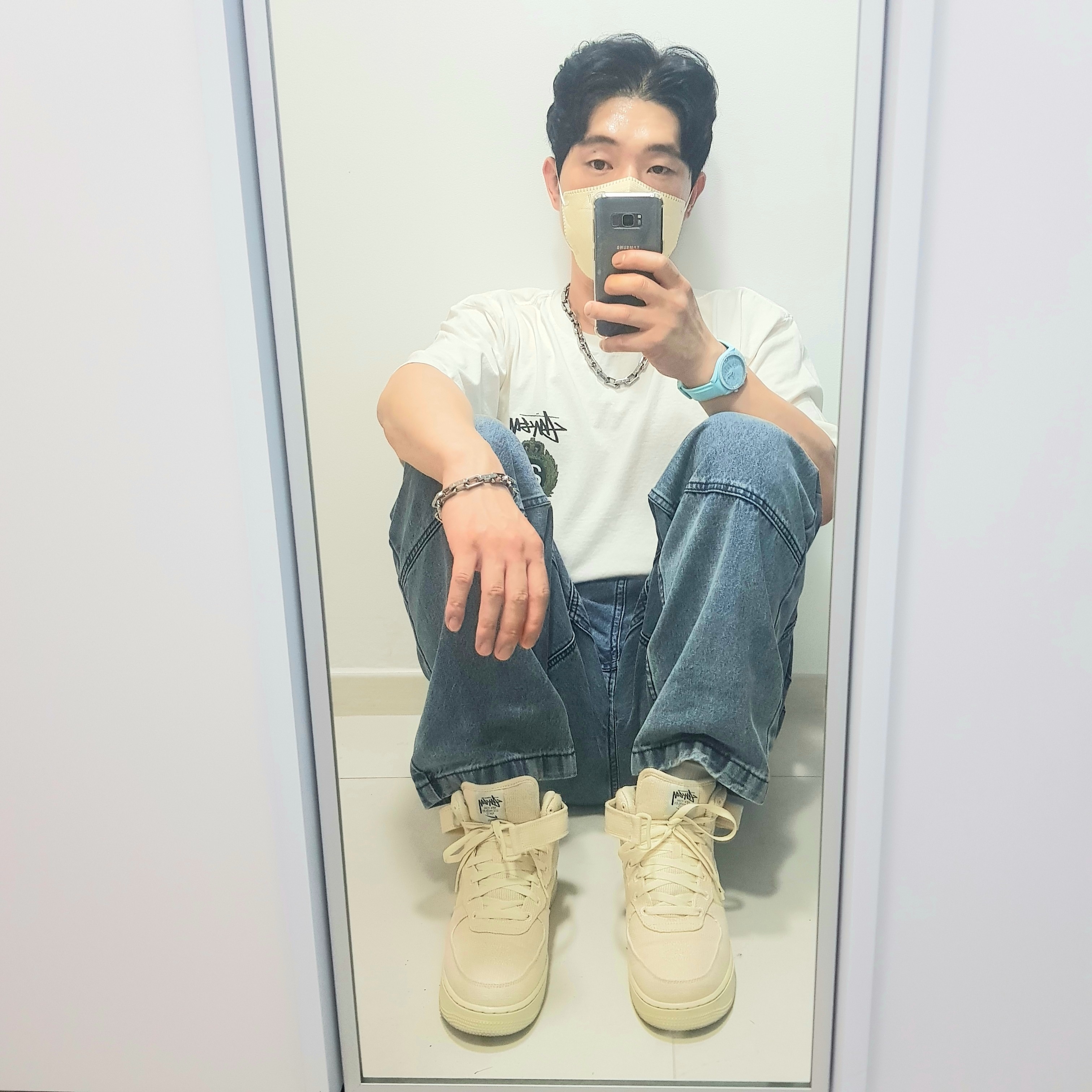 Stussy Crown Wreath Pigment Dyed T-Shirt Natural, Nike x Stussy Air Force 1 '07 Mid SP Fossil 착용 스타일 - 3