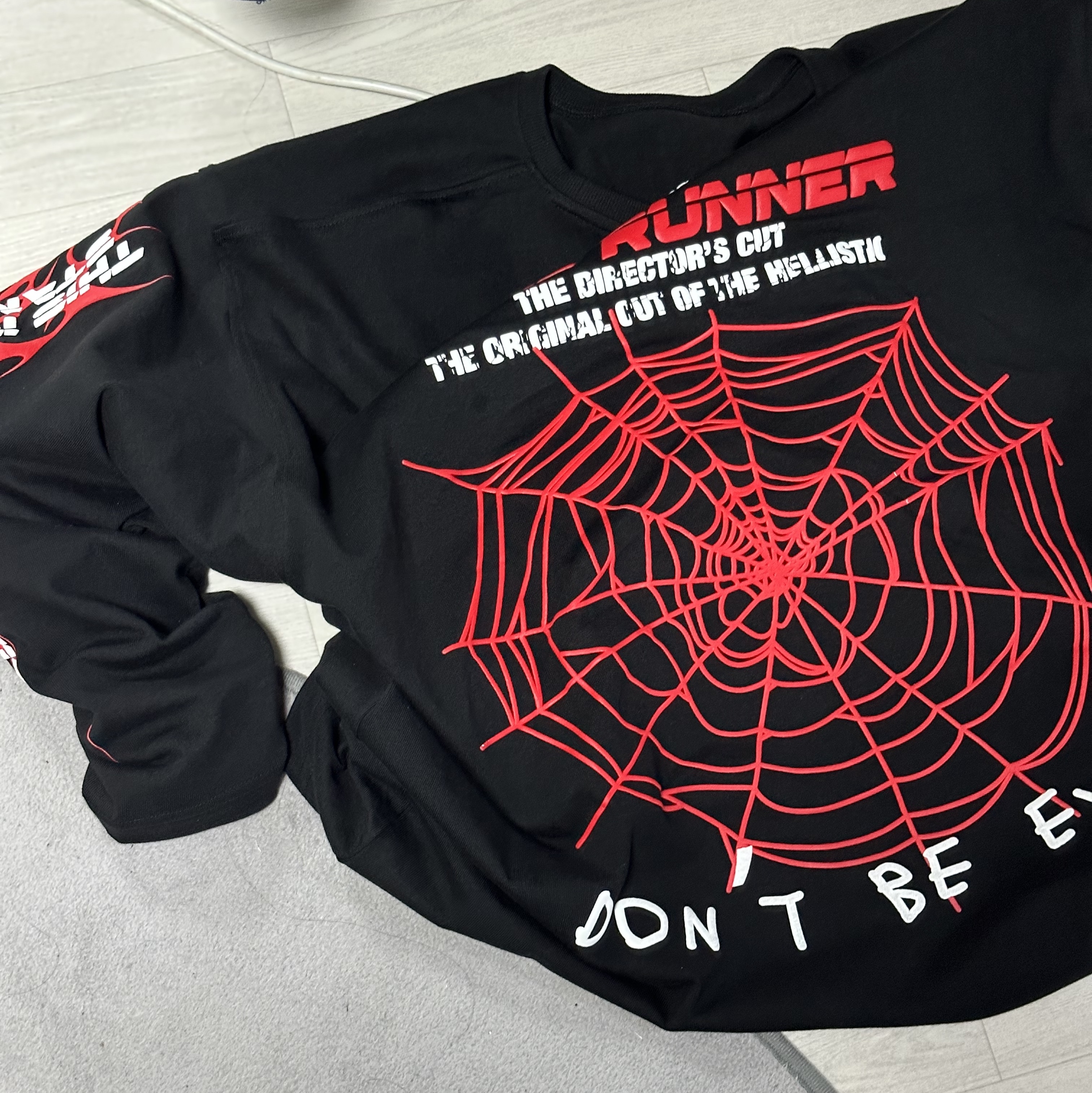 [KREAM 단독] Ourpas 061 Hell Runner Long Sleeve Black 착용 스타일