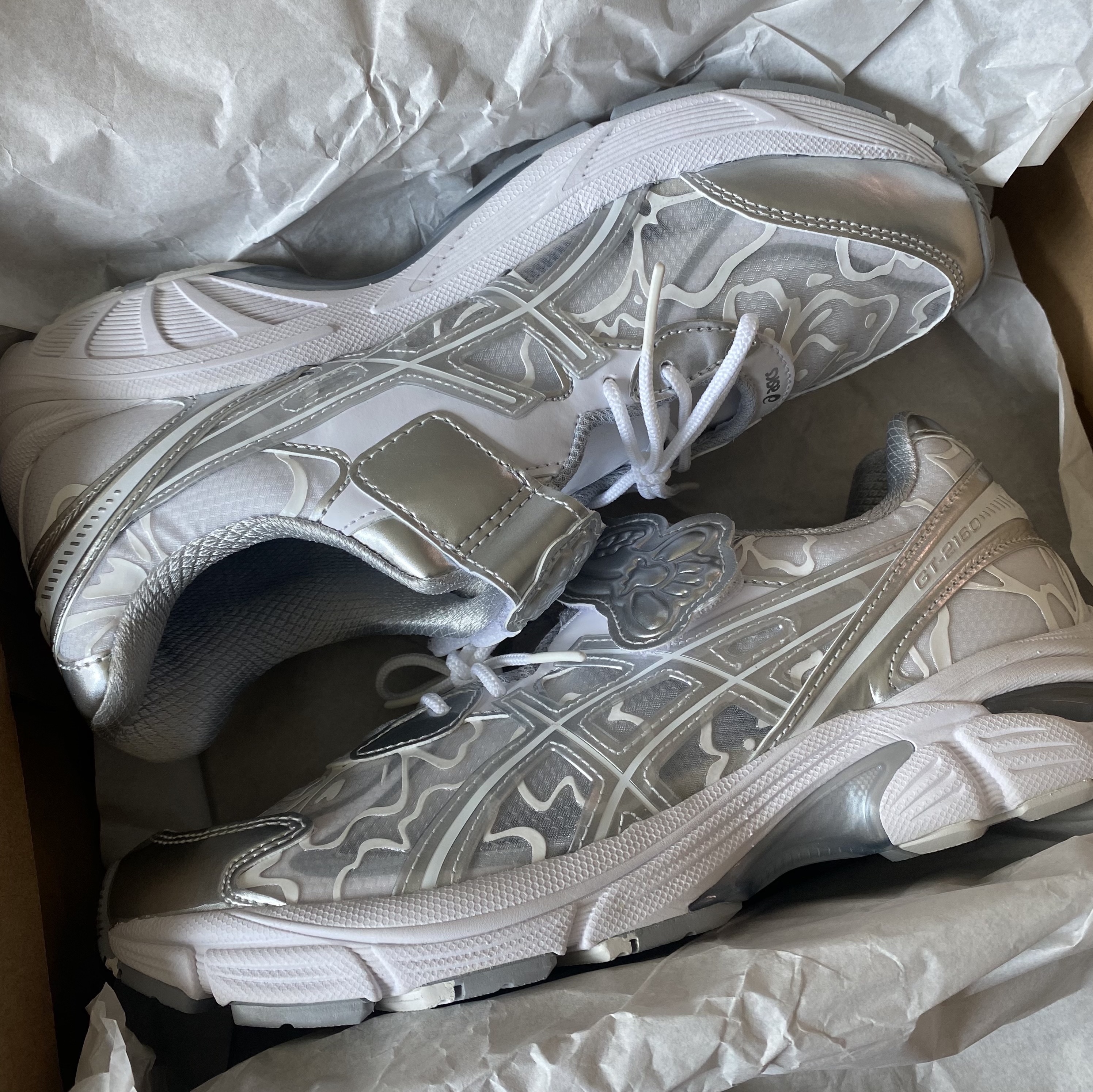 Asics x Cecilie Bahnsen GT-2160 White 착용 스타일