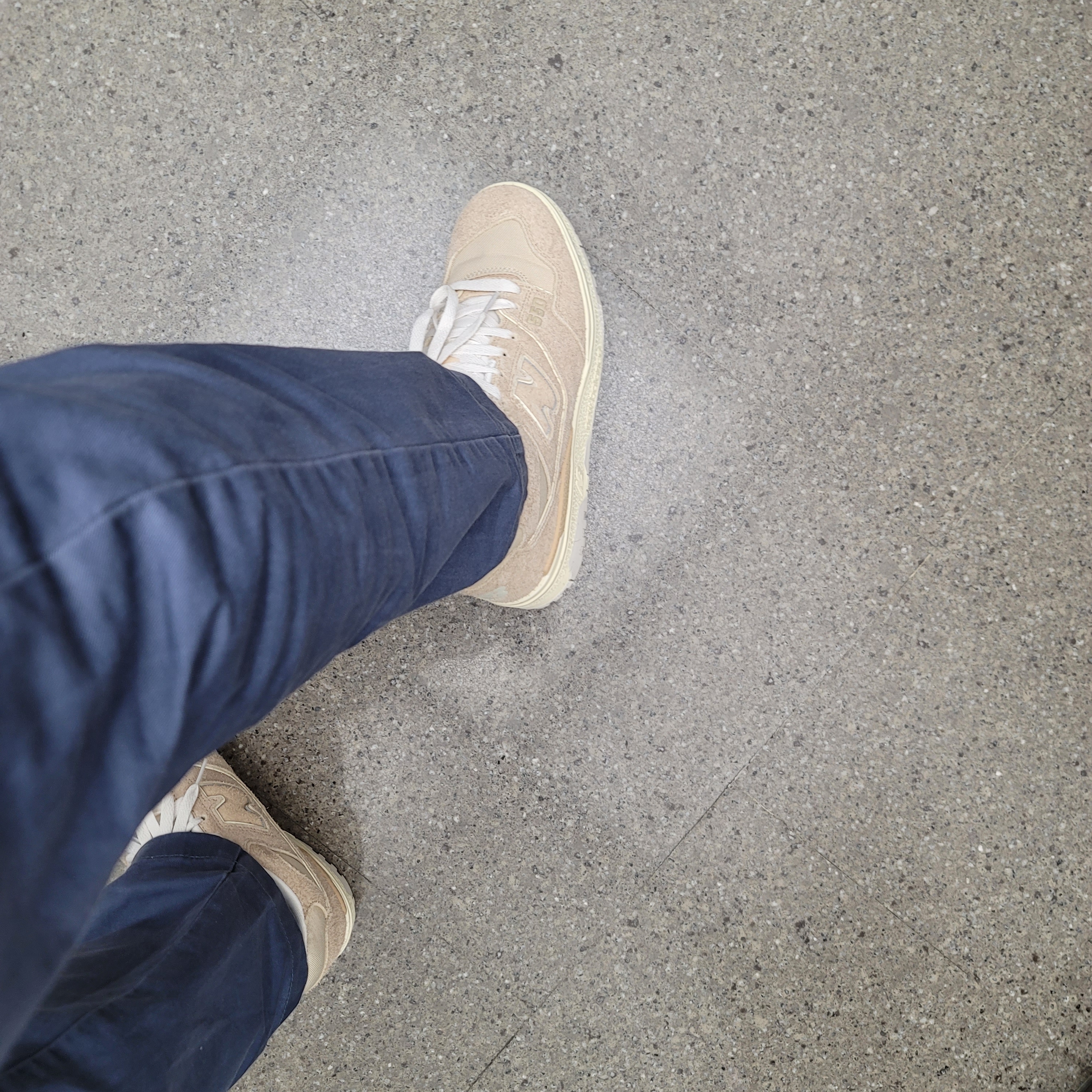 New Balance x Aime Leon Dore 550 Warm Sand 착용 스타일 - 1
