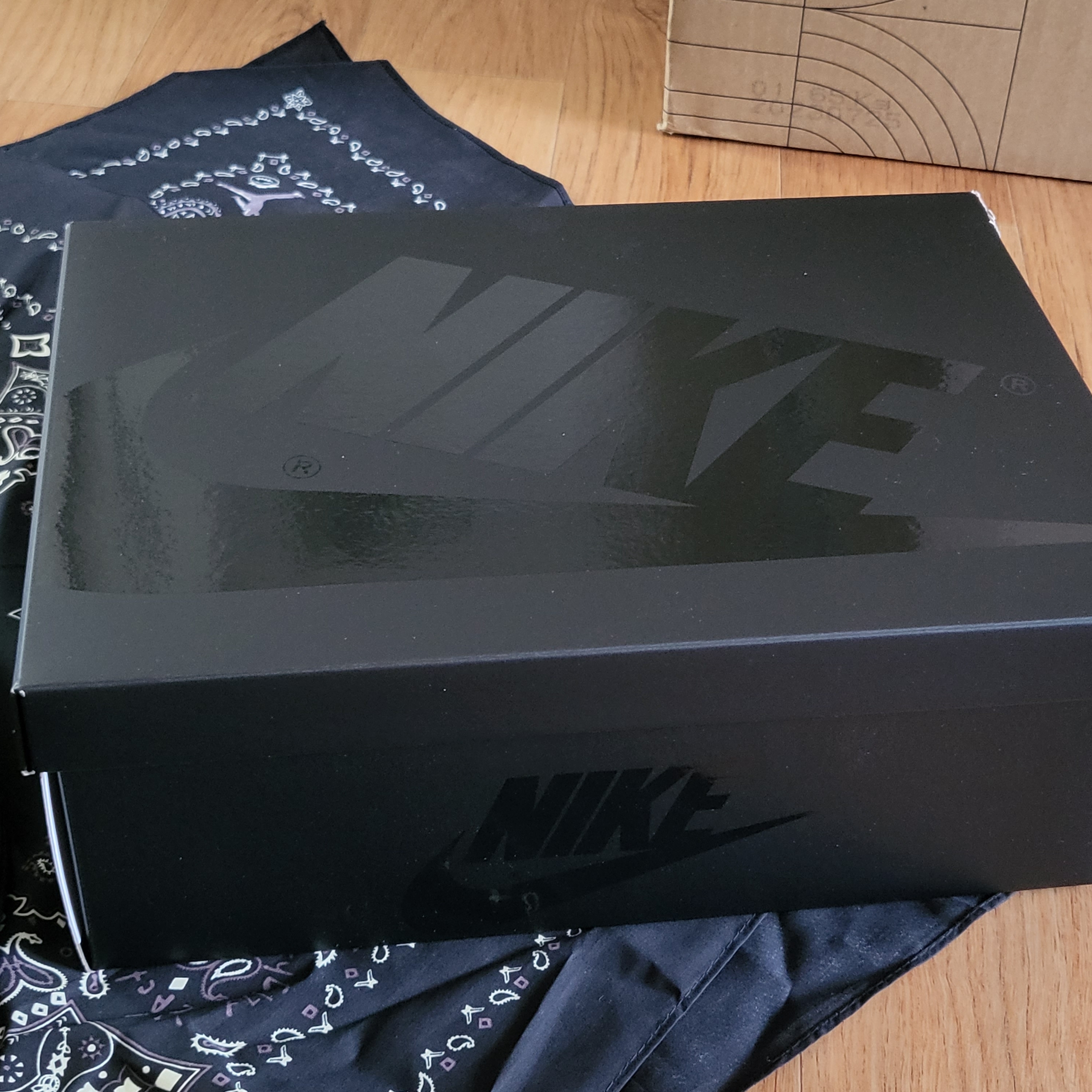 Jordan 1 x Travis Scott Retro Low OG SP Black Phantom 착용 스타일 - 2