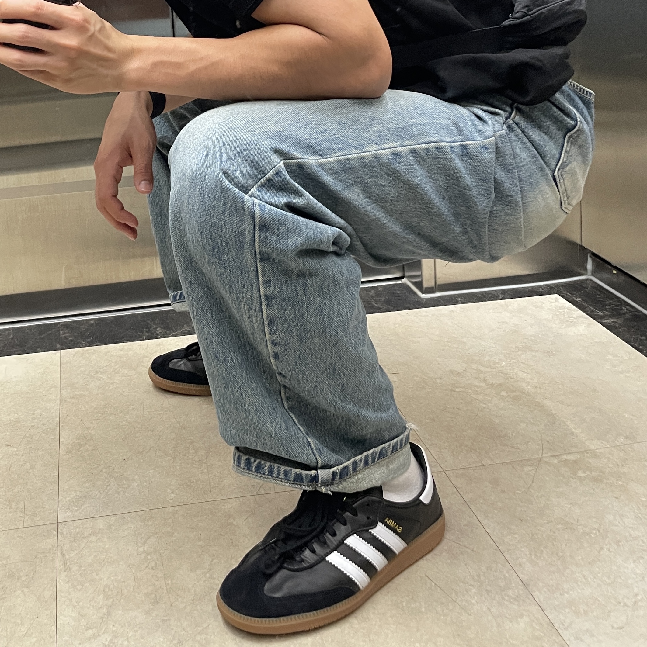 Adidas Samba Decon Core Black 착용 스타일