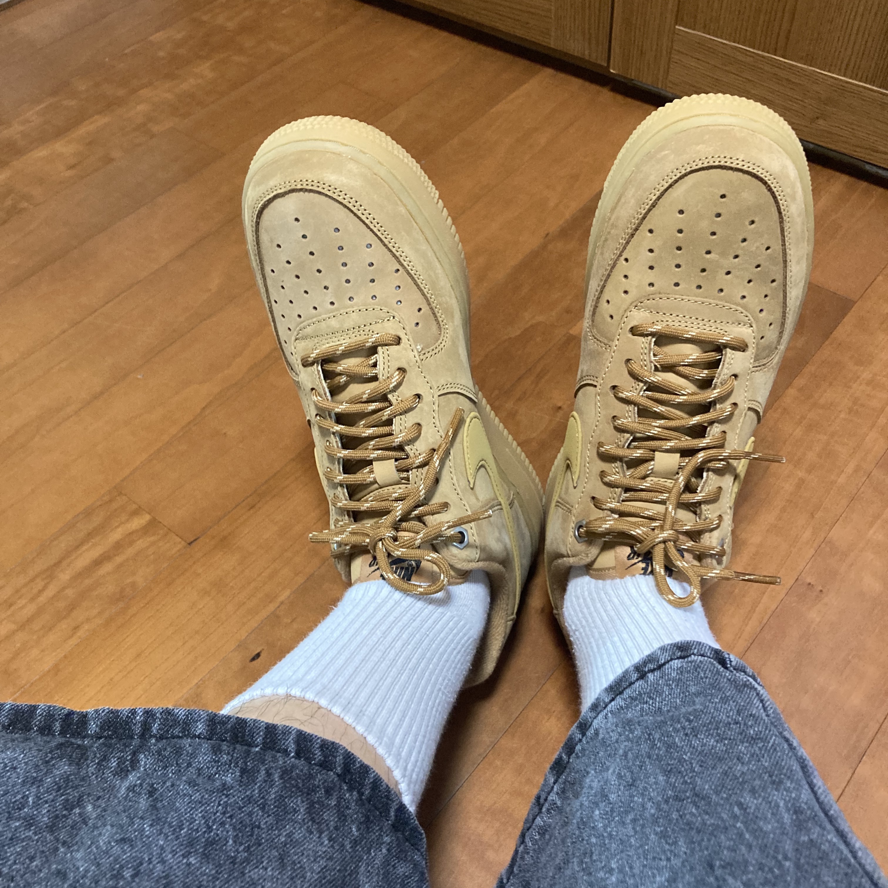 Nike Air Force 1 '07 WB Flax 착용 스타일 - 2