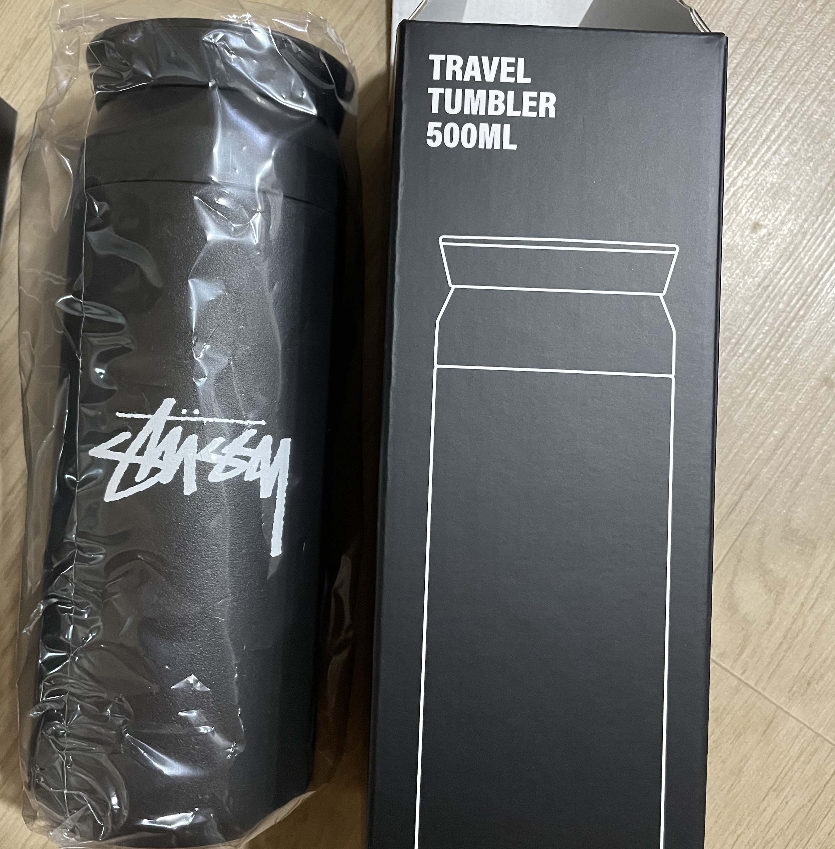 Stussy x Kinto Travel Tumbler Black 착용 스타일
