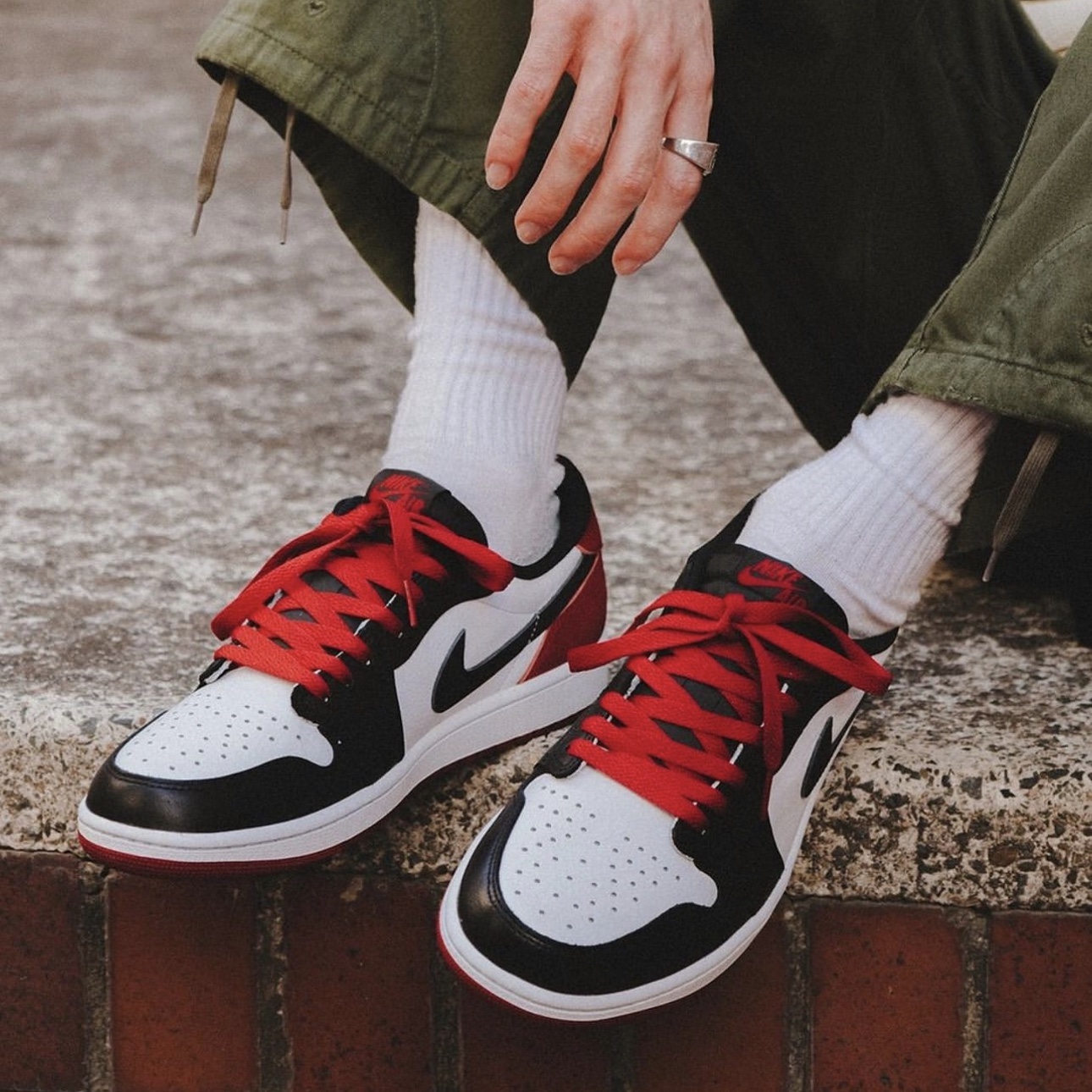 Jordan 1 Retro Low OG Black Toe 착용 스타일 - 1