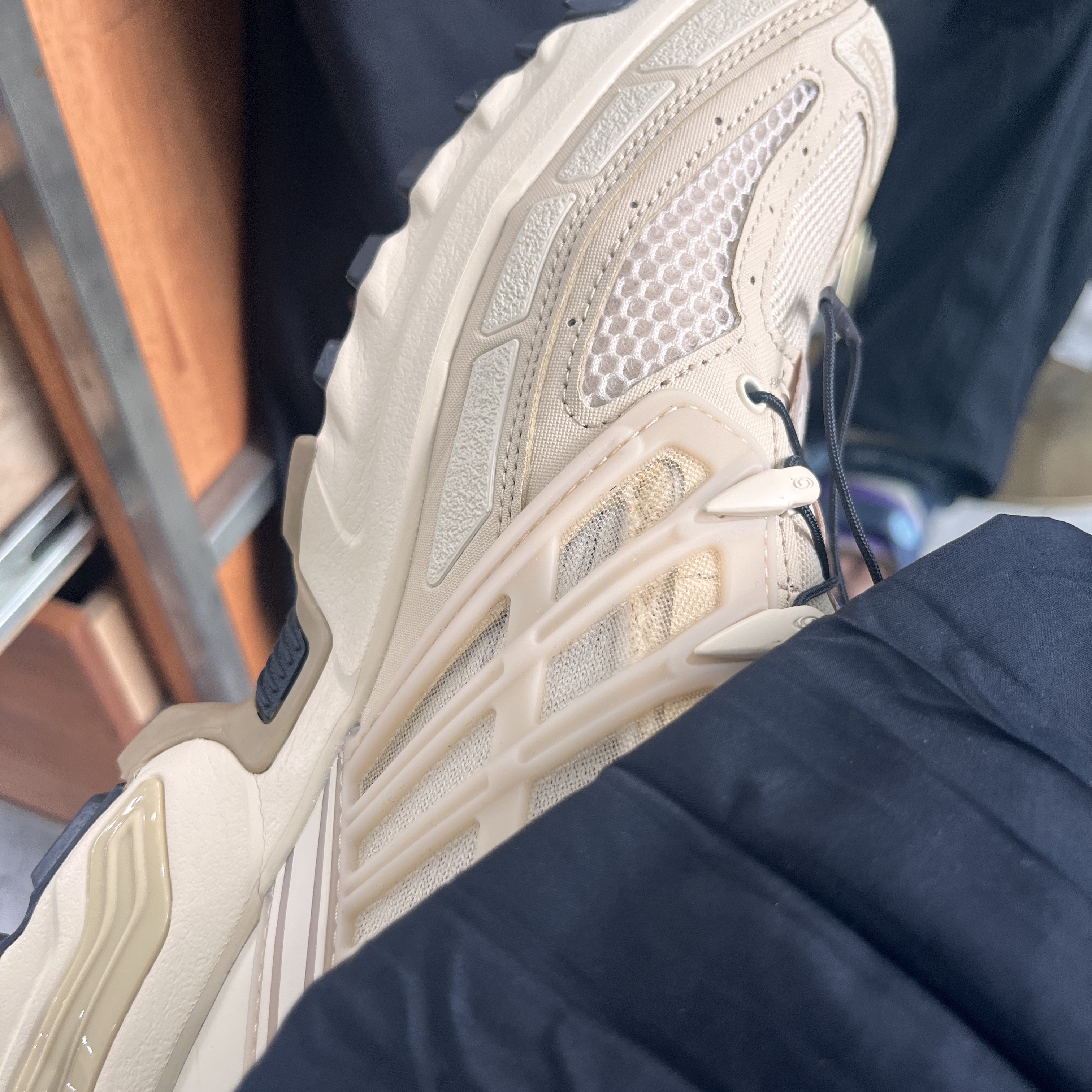 Salomon ACS Pro ADV Safari Bleached Sand 착용 스타일 - 3