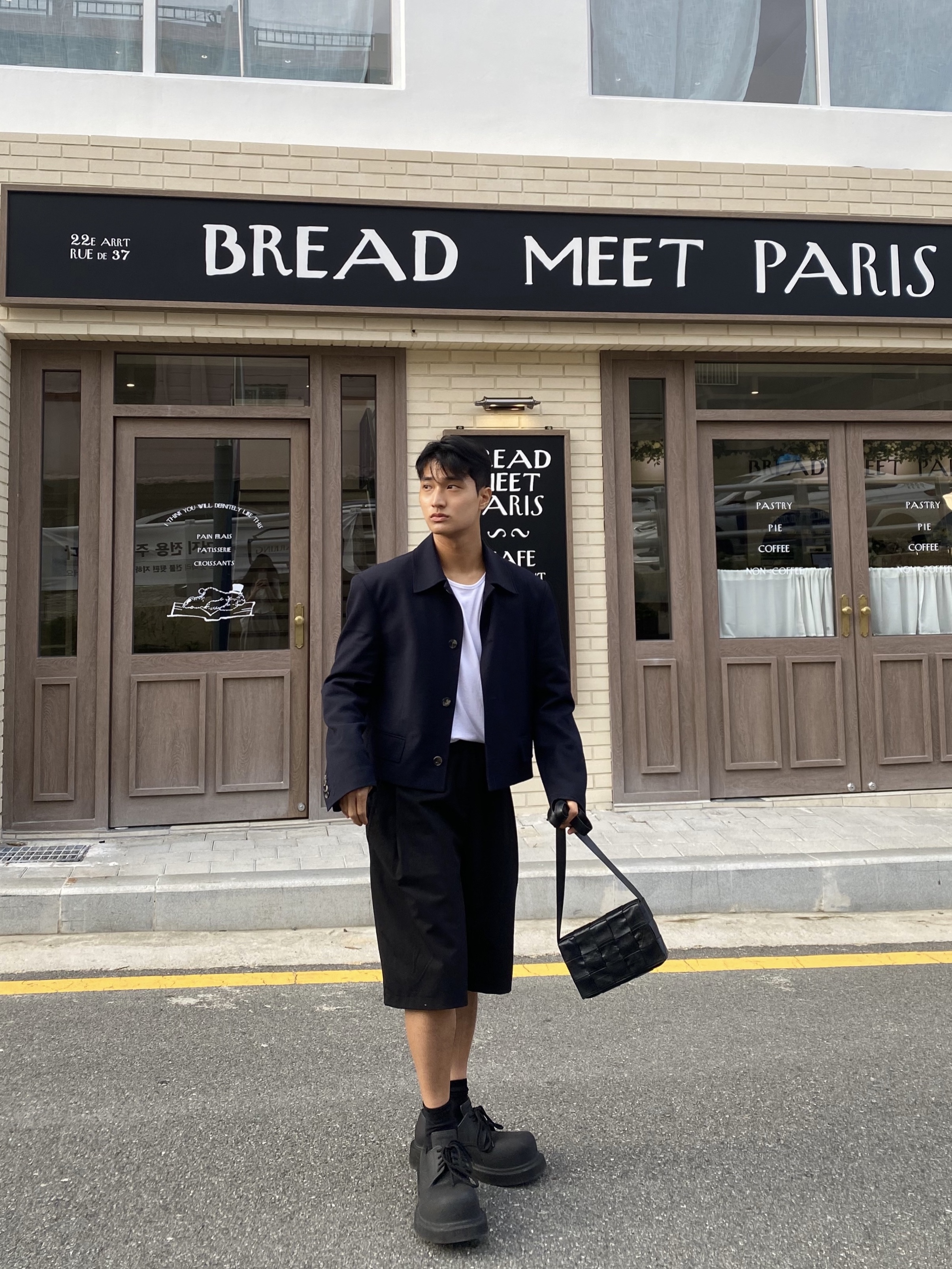 Balenciaga Steroid Derby Black, Bottega Veneta Leather Cassette Black 착용 스타일 - 1