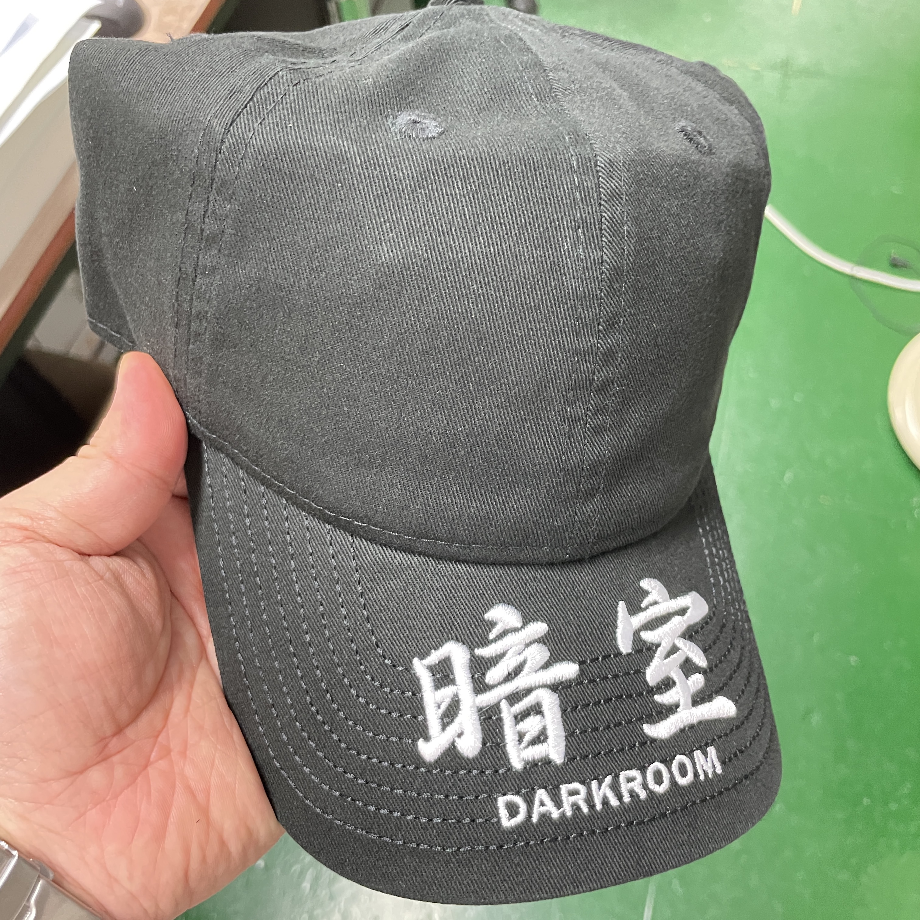 Darkr8m Studio x New Era Unstructured Ball Cap Black 착용 스타일 - 1