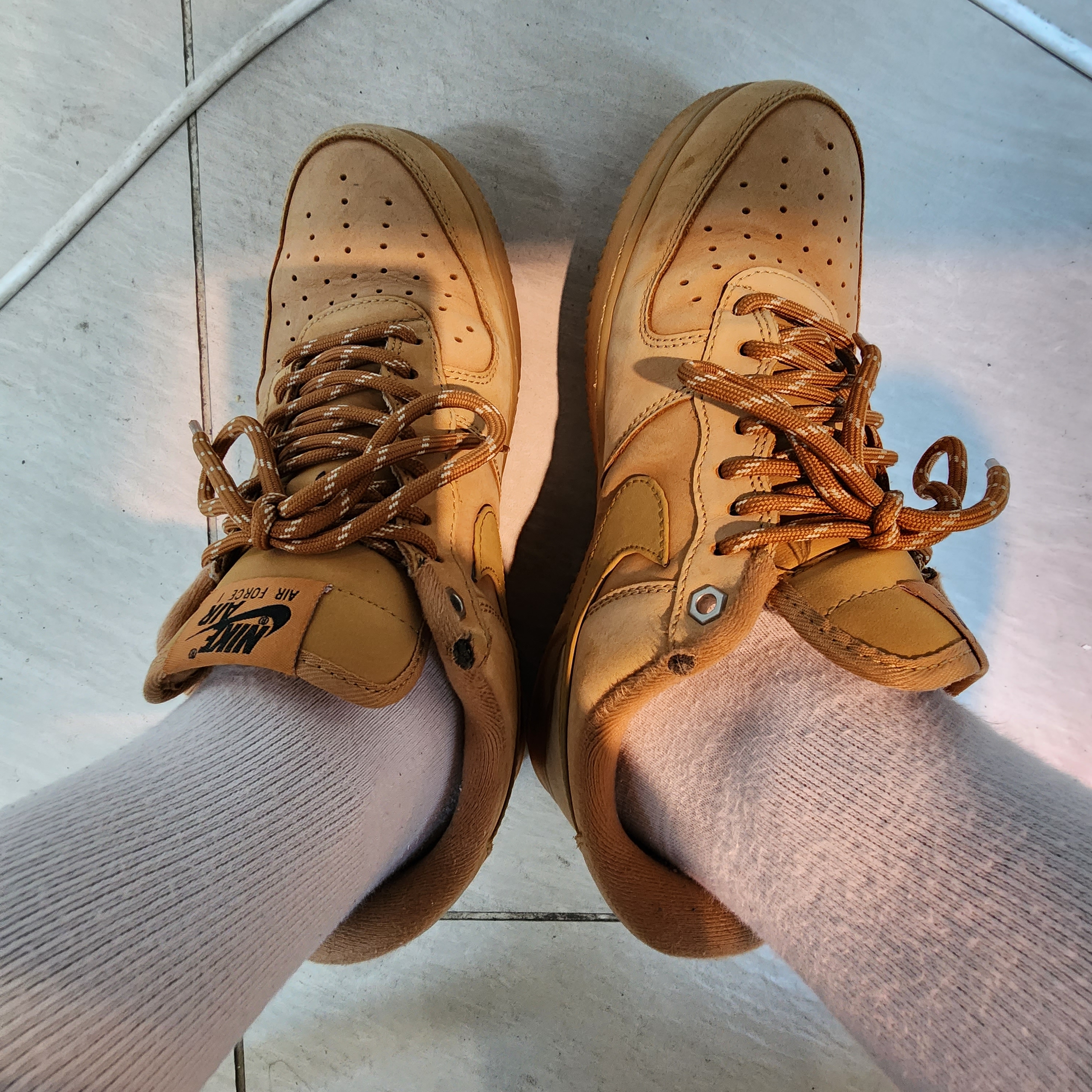 Nike Air Force 1 '07 WB Flax 착용 스타일