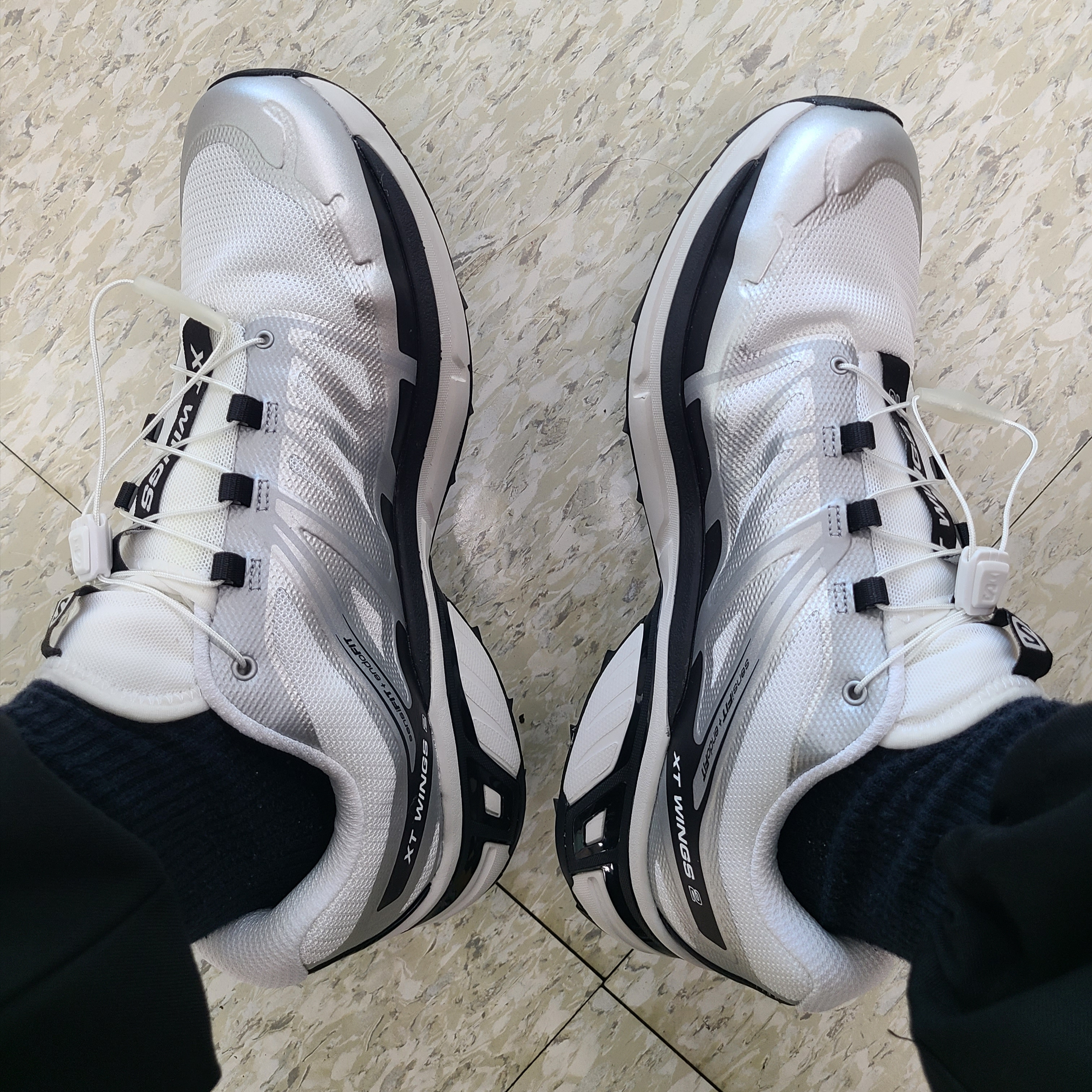 Salomon XT-Wings 2 White Silver Metallic 착용 스타일 - 3