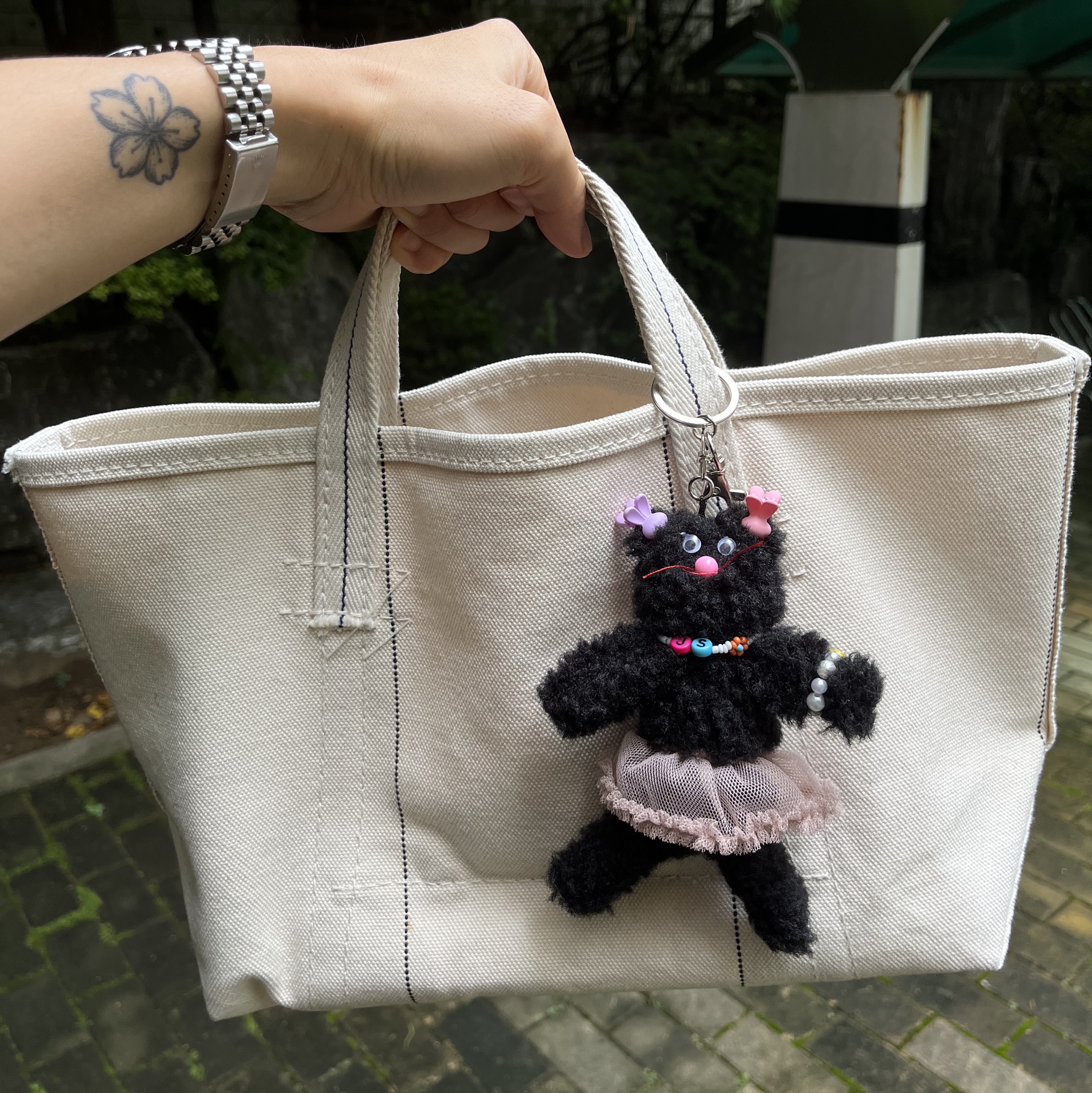 Monamhee Beulpingi Keyring Black 착용 스타일
