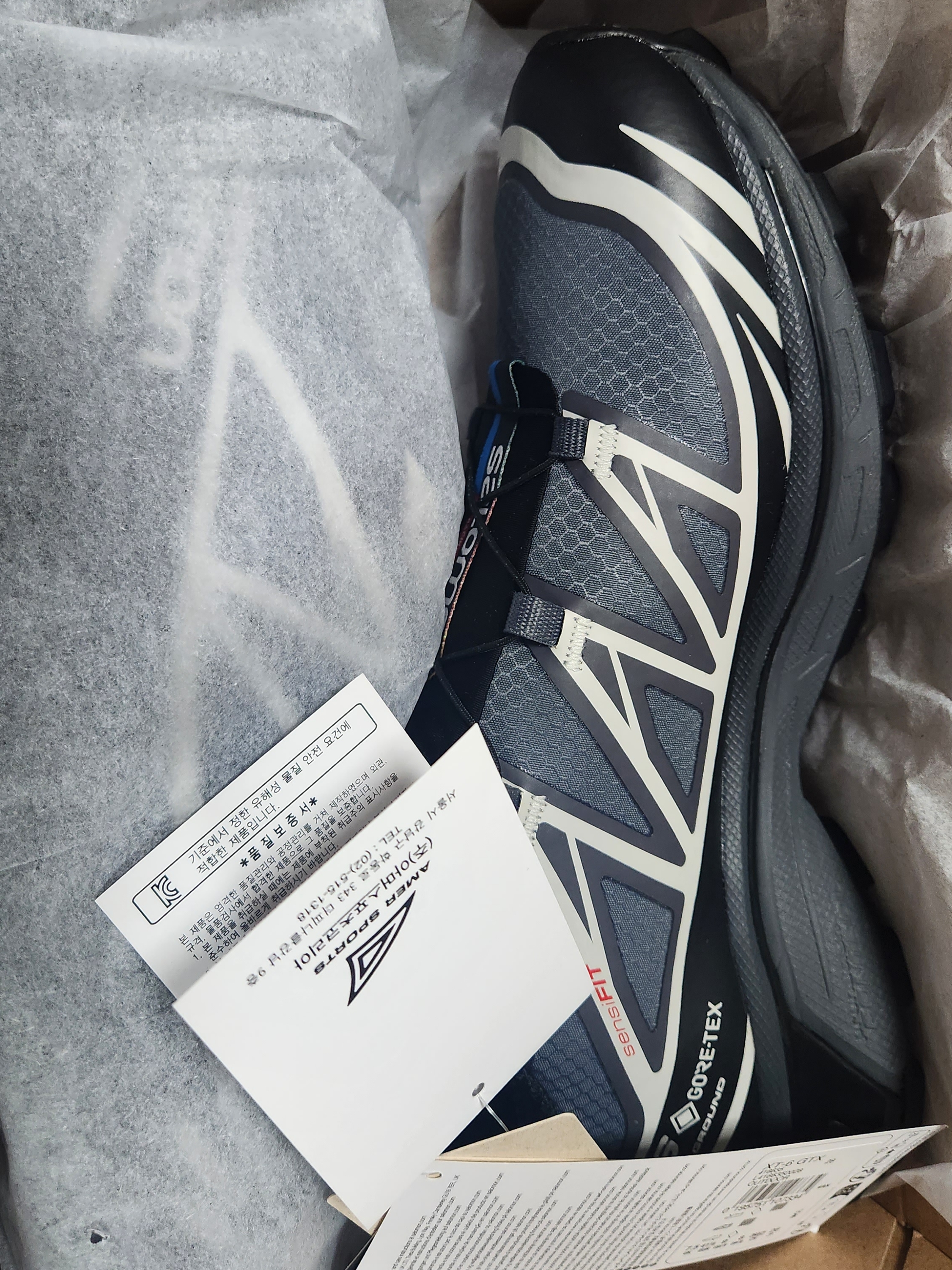 Salomon XT-6 Gore-Tex Black Ebony 착용 스타일