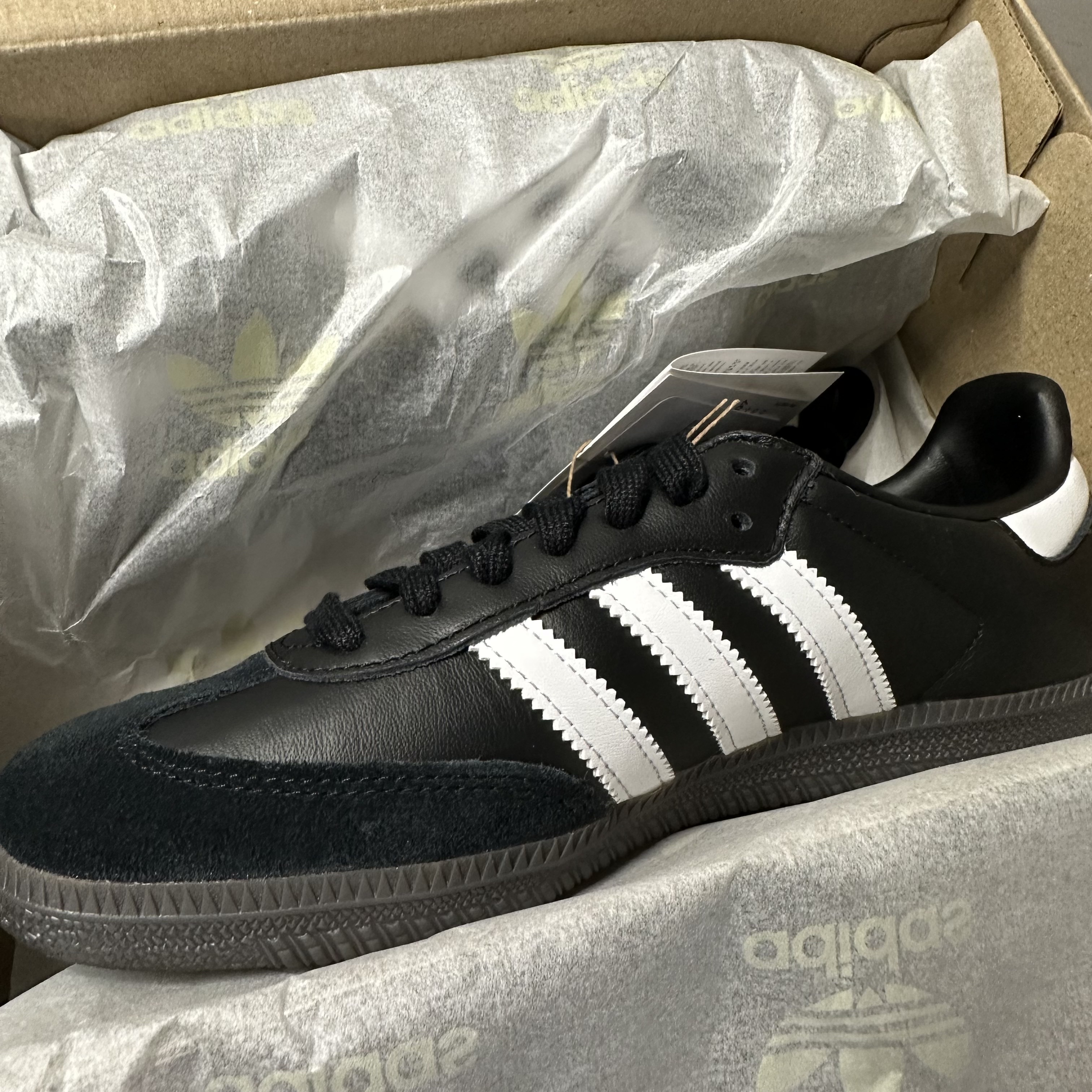 Adidas Samba OG Black White Gum 착용 스타일 - 3