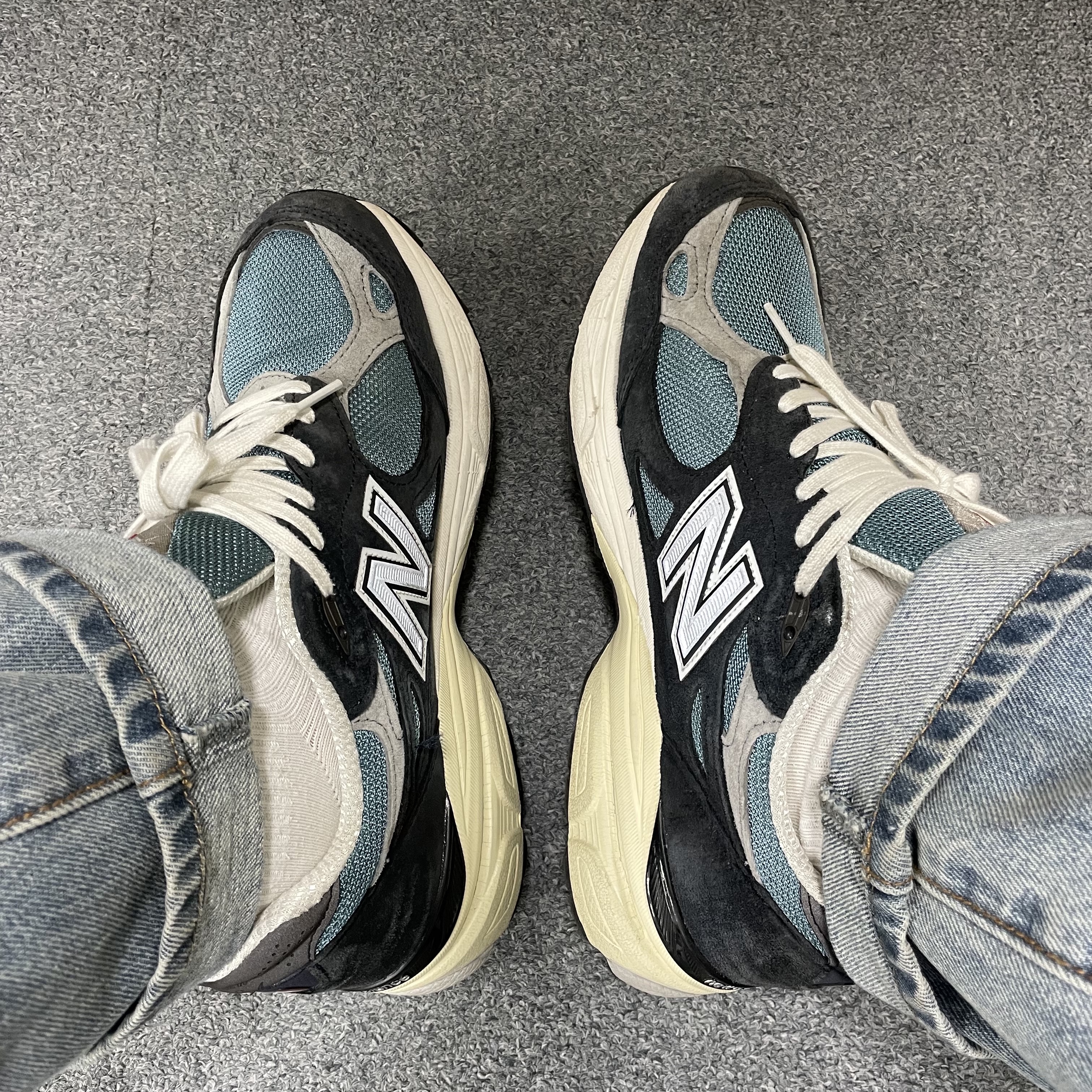New Balance 990v3 Made in USA Navy Spring Tide 착용 스타일
