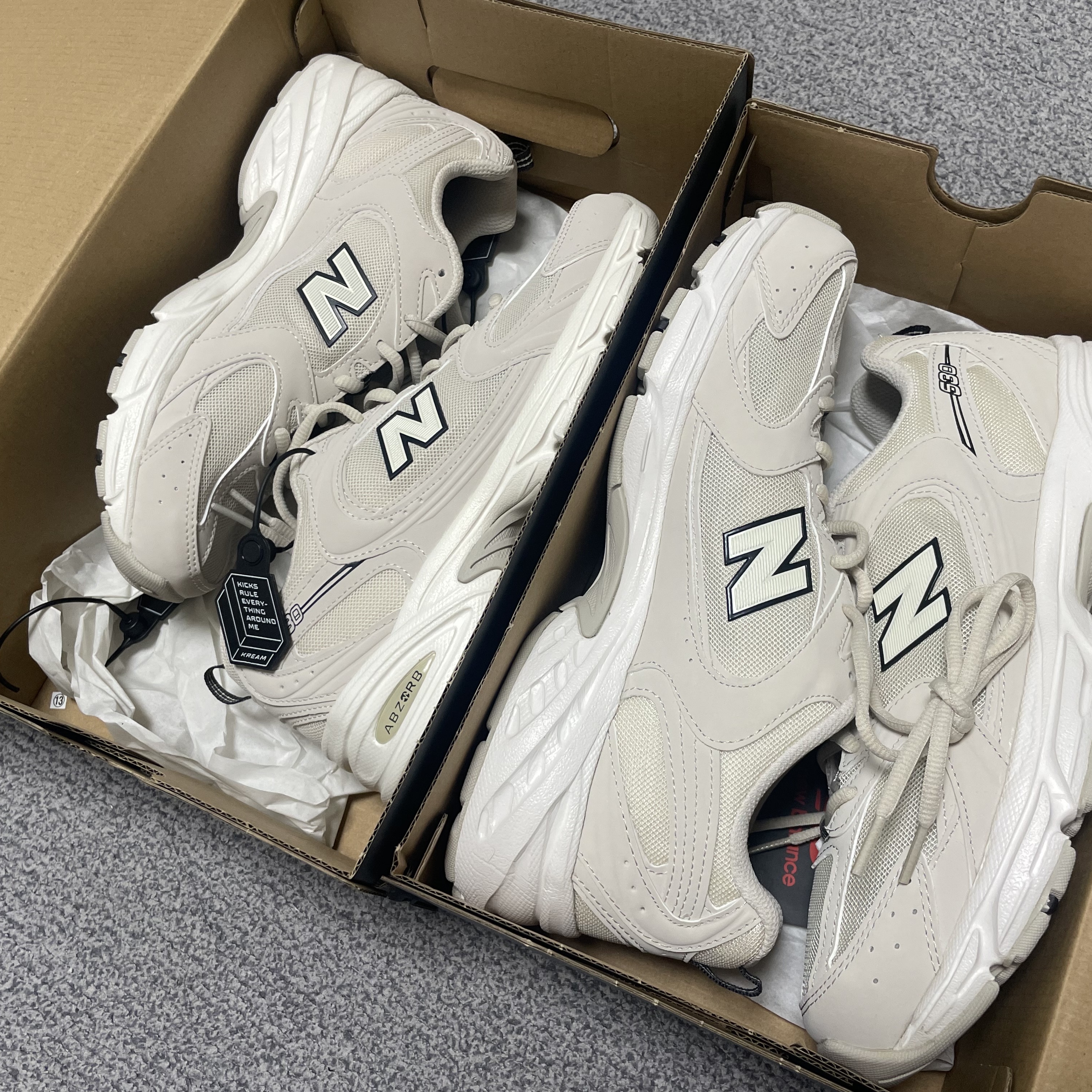 New Balance 530 Ivory 착용 스타일