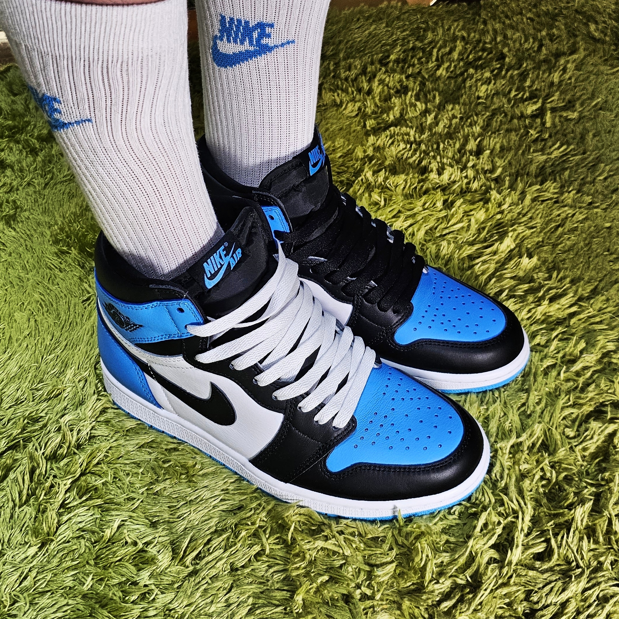 Jordan 1 Retro High OG University Blue 착용 스타일