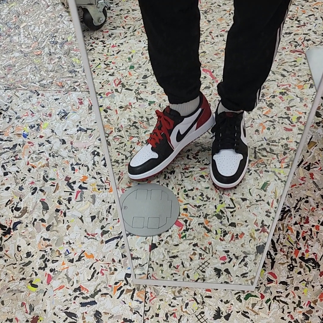 Jordan 1 Retro Low OG Black Toe 착용 스타일 - 1