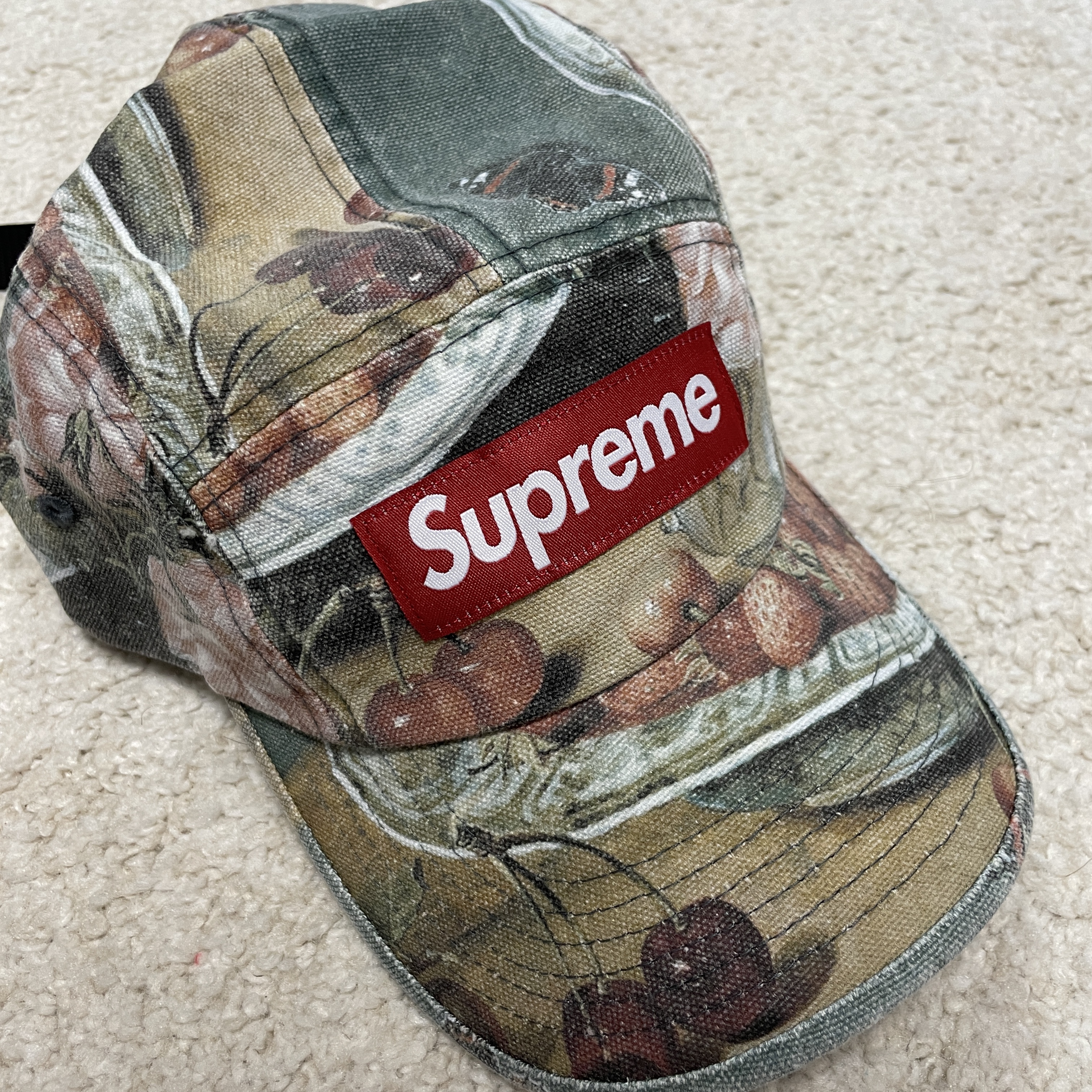Supreme Strawberries Camp Cap Multicolor - 23SS 착용 스타일 - 2