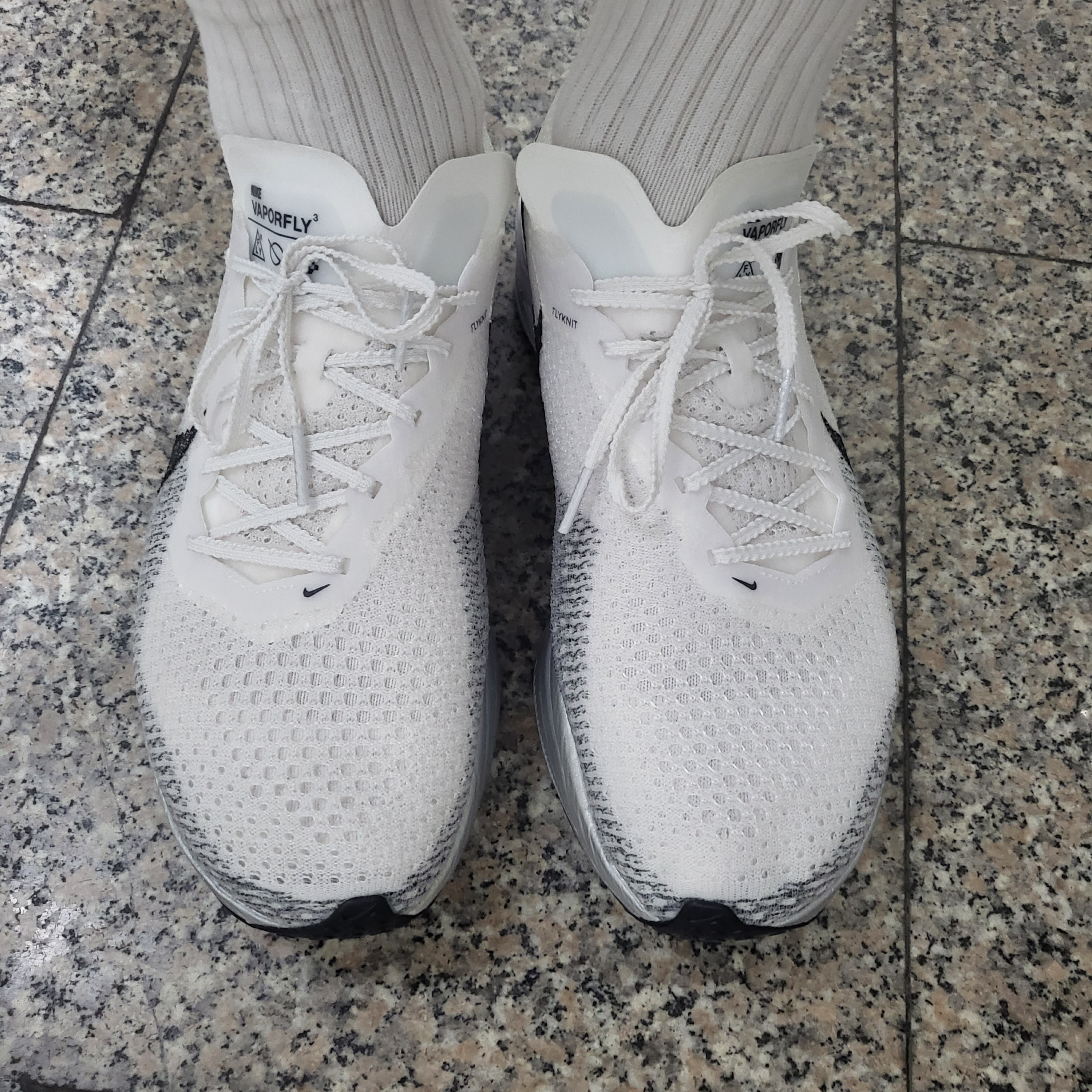 Nike ZoomX Vaporfly Next% 3 White Grey 착용 스타일