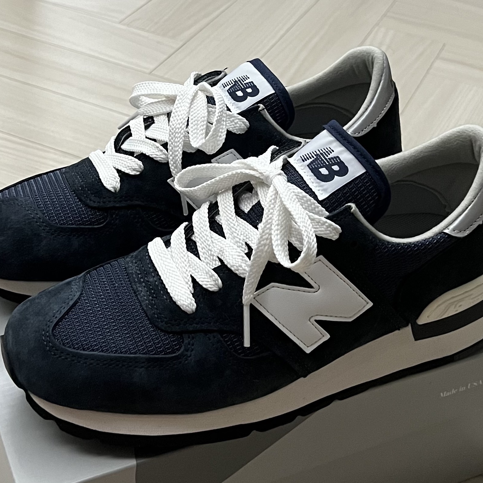 New Balance 990v1 Made in USA Navy 착용 스타일 - 1