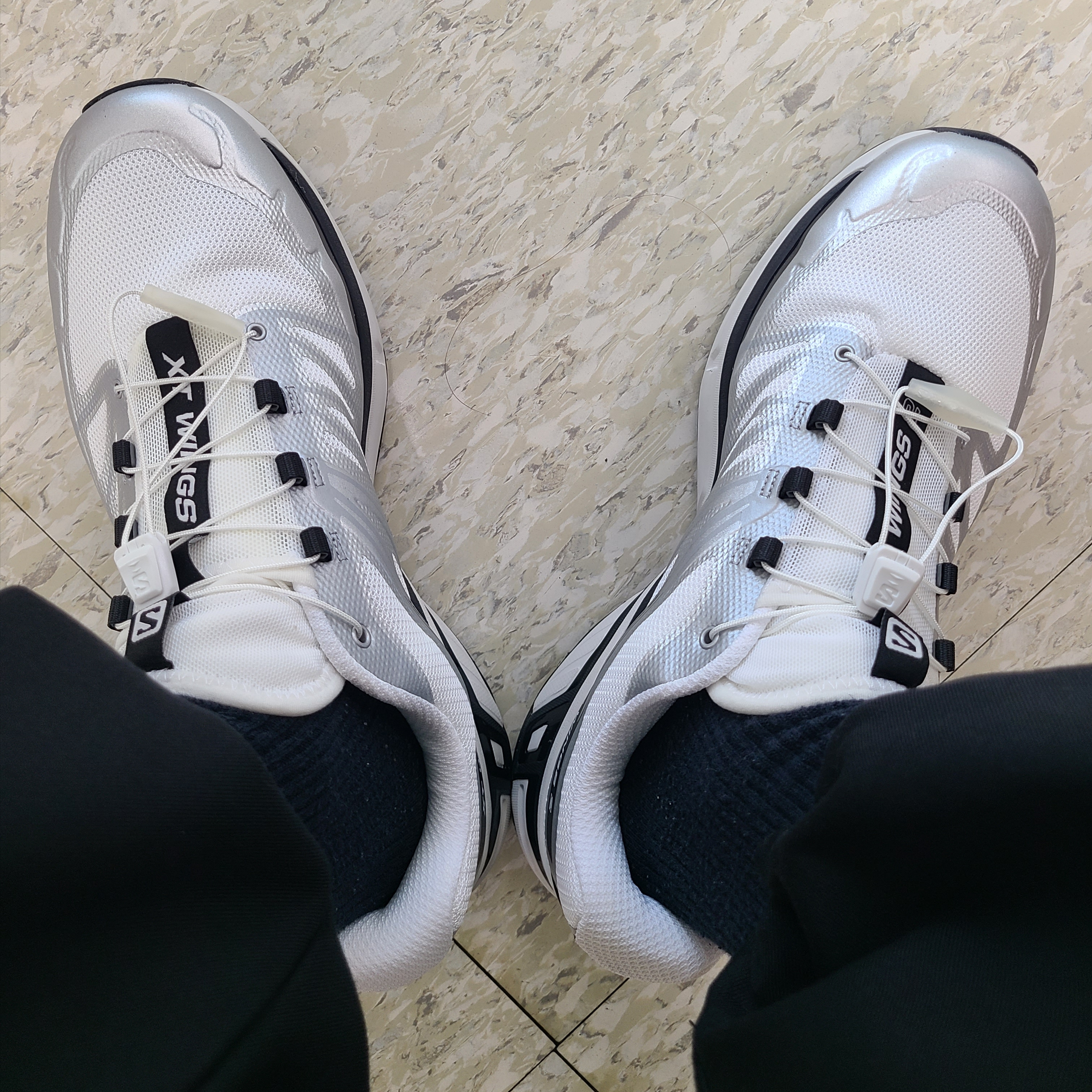 Salomon XT-Wings 2 White Silver Metallic 착용 스타일 - 1