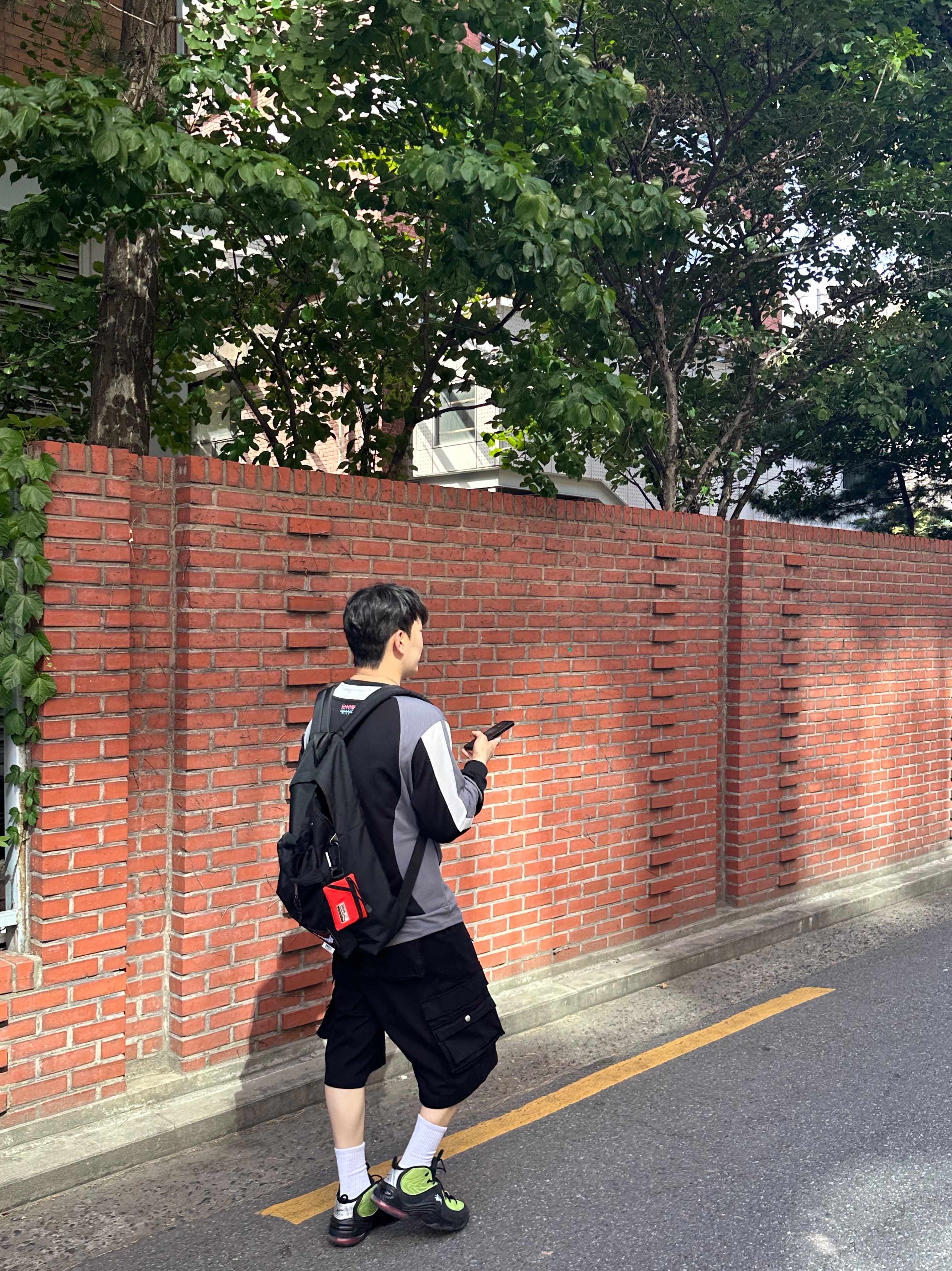 Nike x Stussy Air Penny II Vivid Green and Black, MM6 Maison Margiela x Eastpak Dripping Pak'r Backpack Black 착용 스타일 - 1