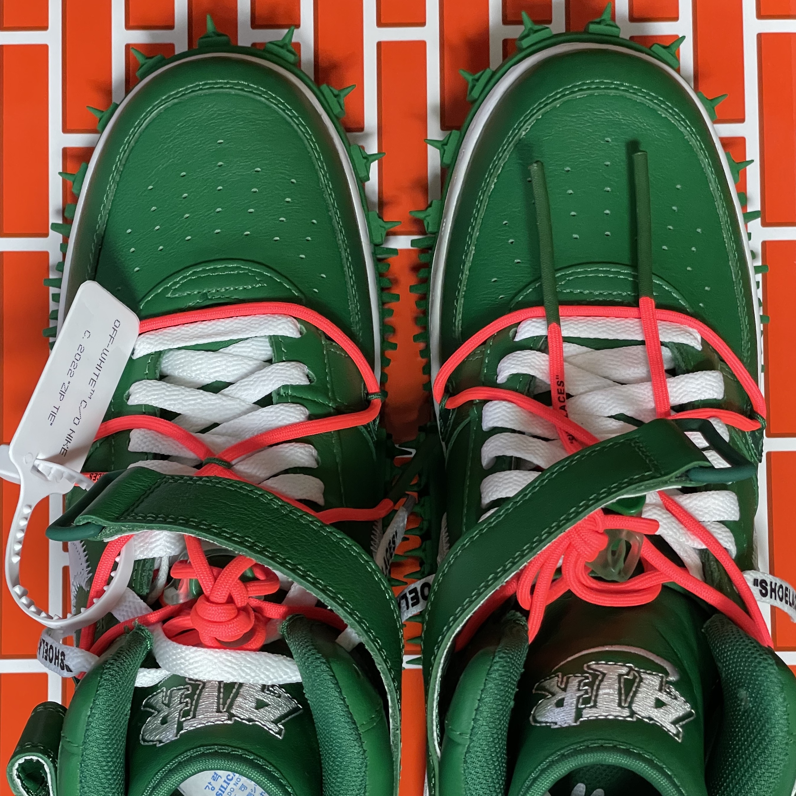 Nike x Off-White Air Force 1 Mid SP Leather Pine Green 착용 스타일 - 5