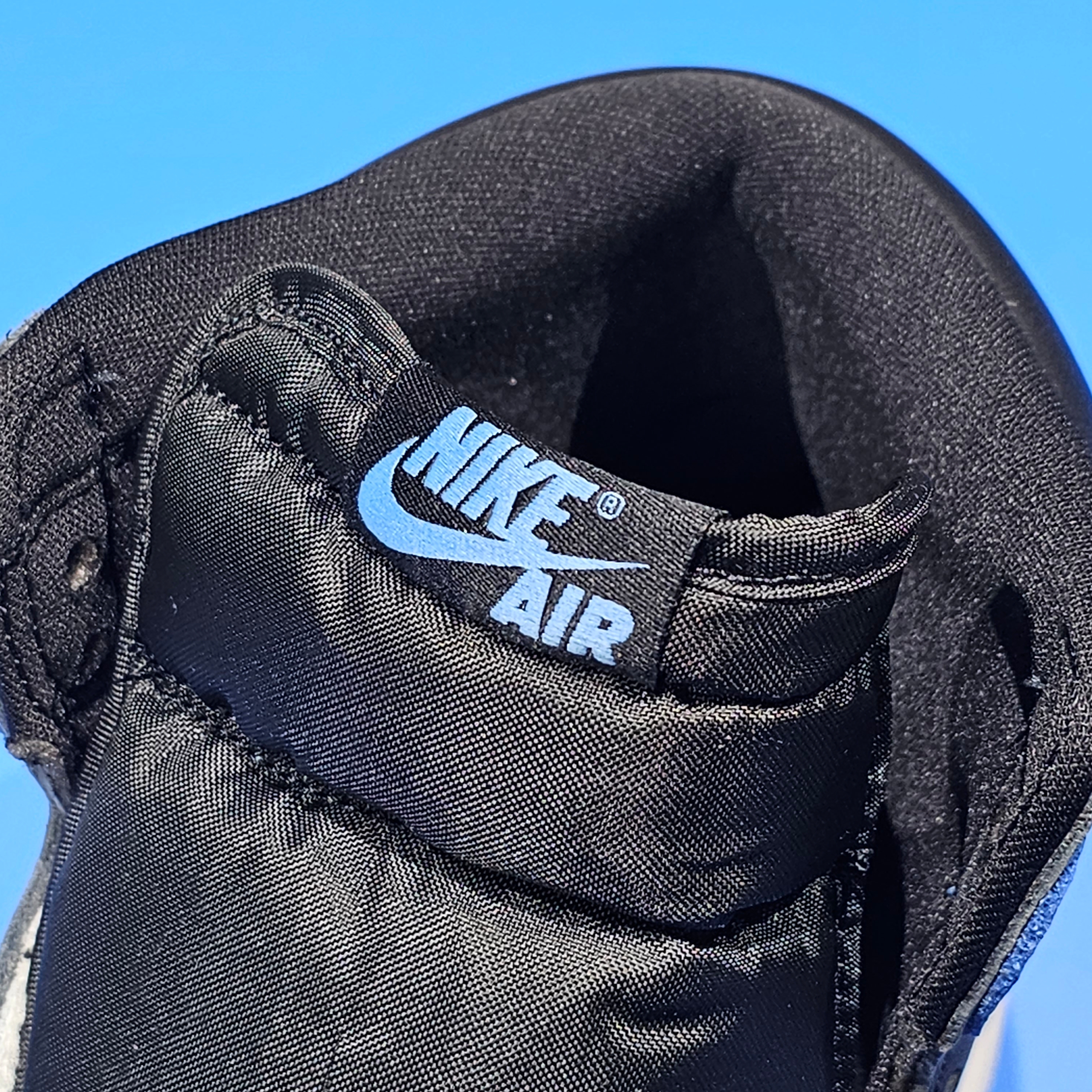 Jordan 1 Retro High OG University Blue 착용 스타일 - 4