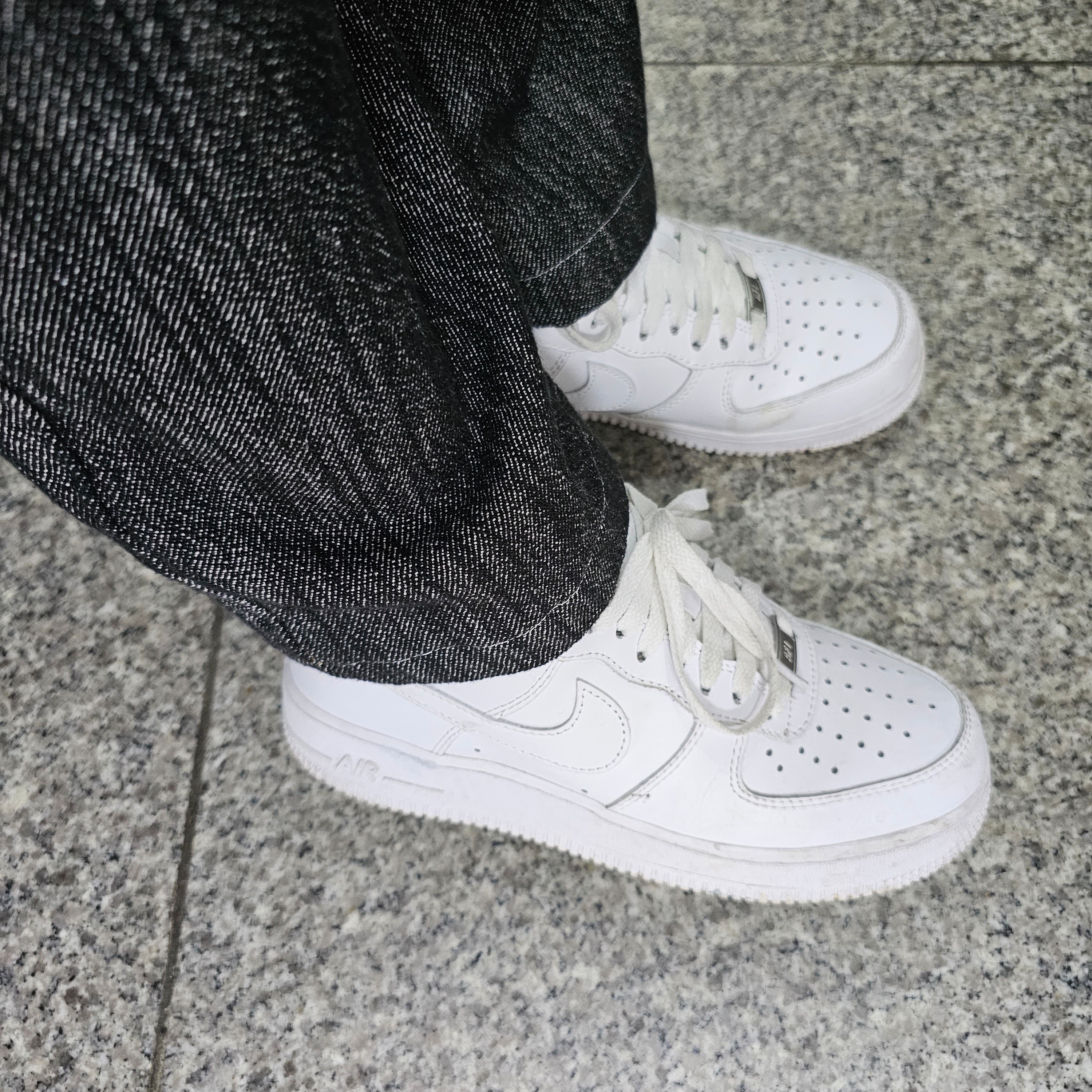 (W) Nike Air Force 1 '07 Low White 착용 스타일 - 2