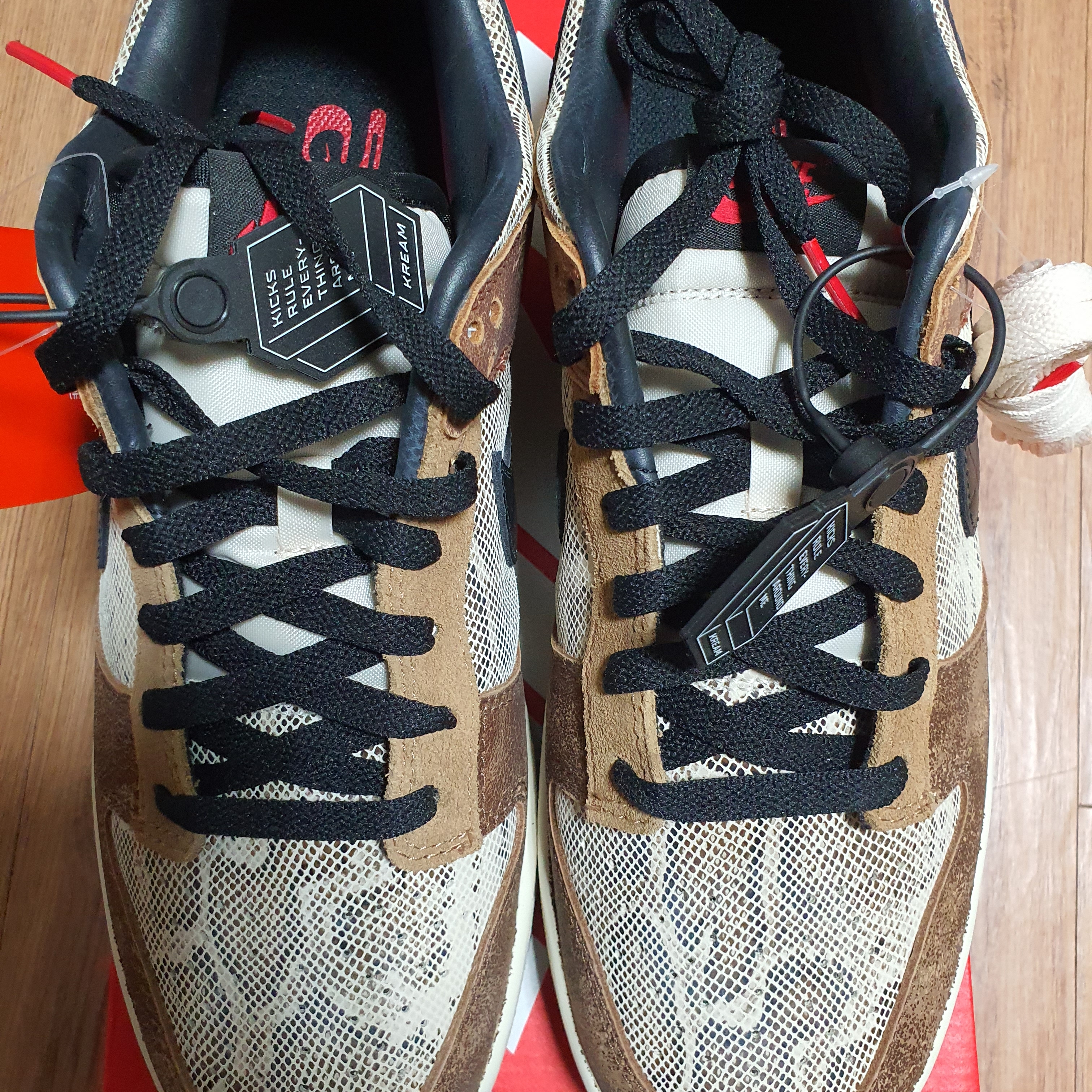 Nike Dunk Low PRM Head to Head 착용 스타일 - 1